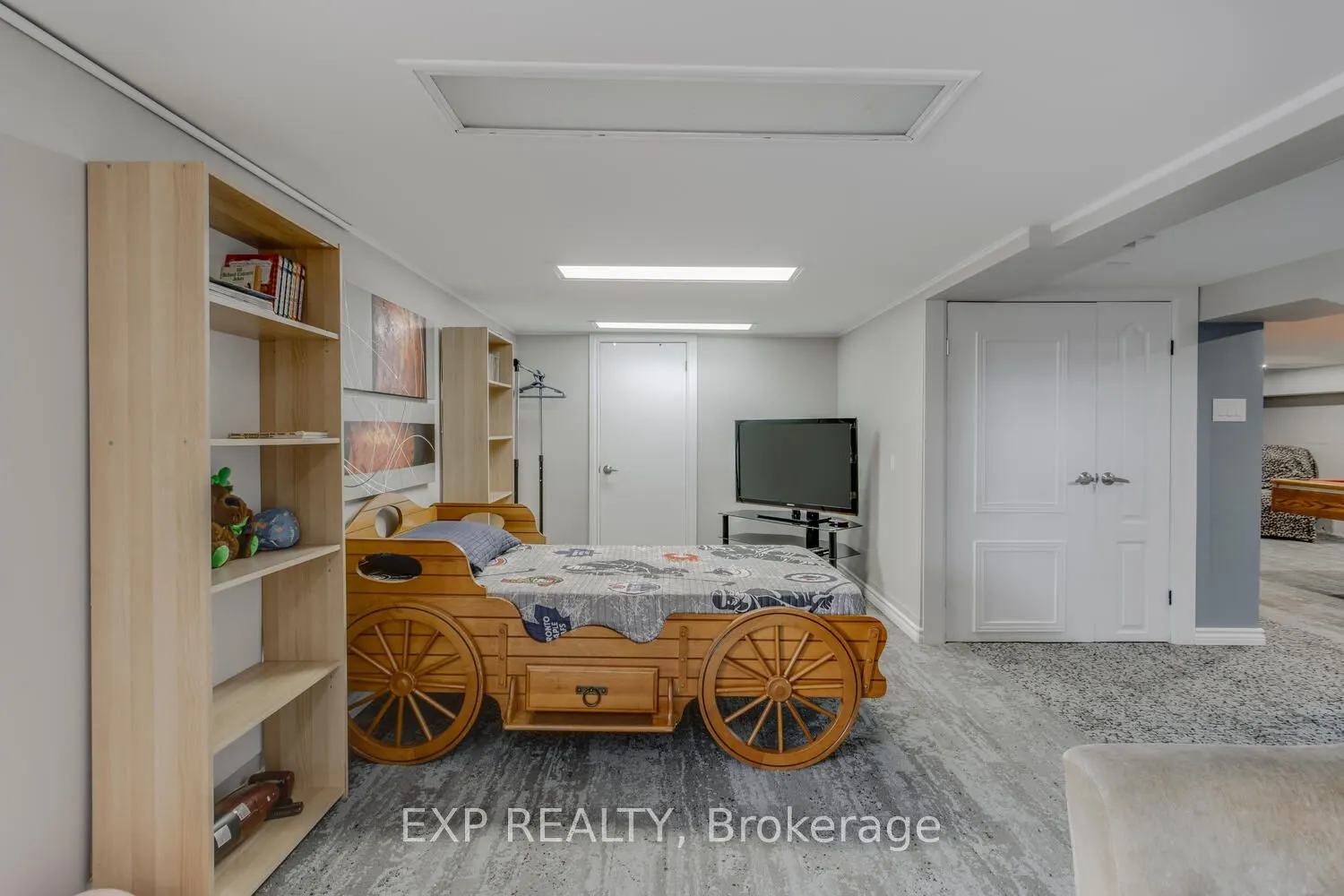 304 Champlain Road