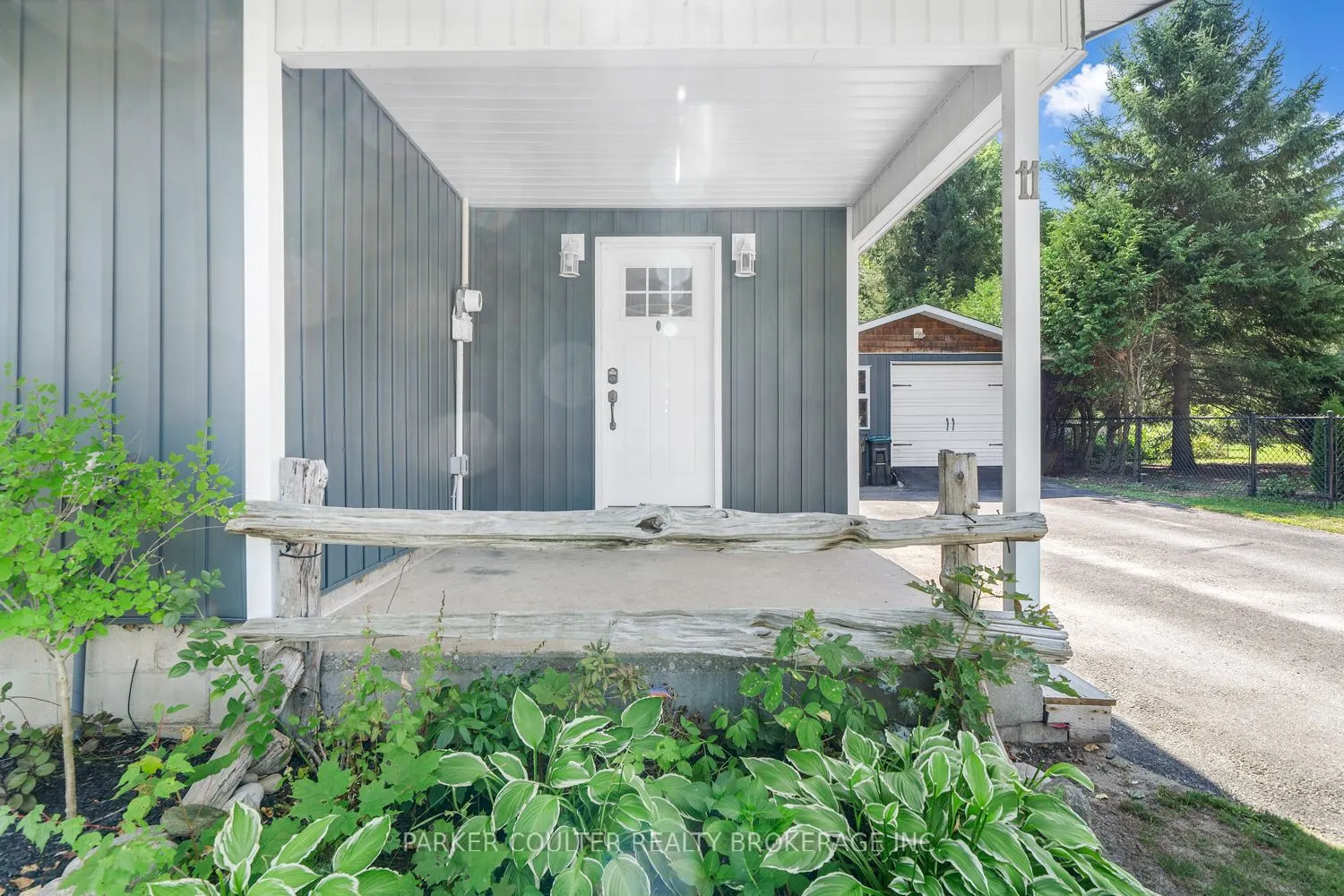 11 Albert Street E