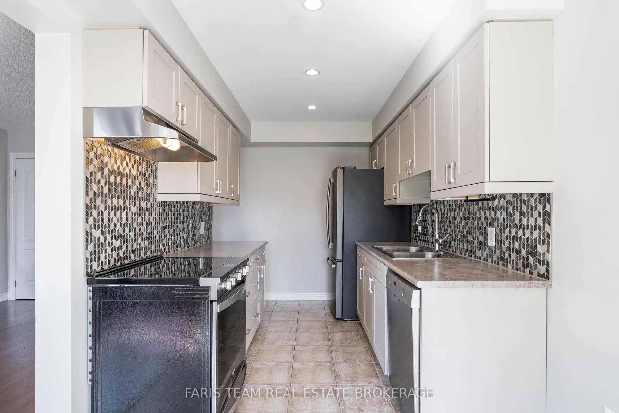 30 Southwoods Crescent, #60