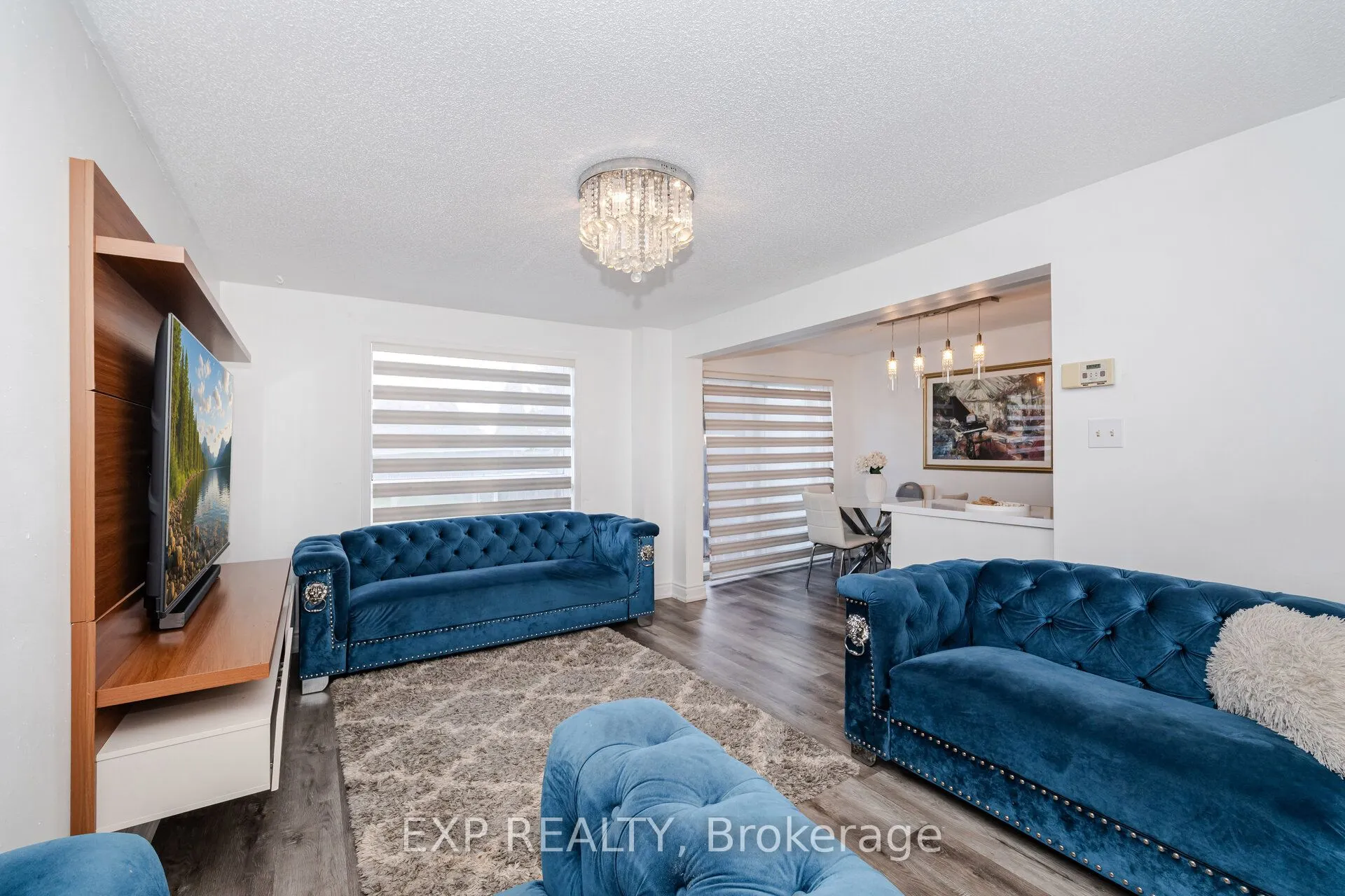 145 Courtney Crescent