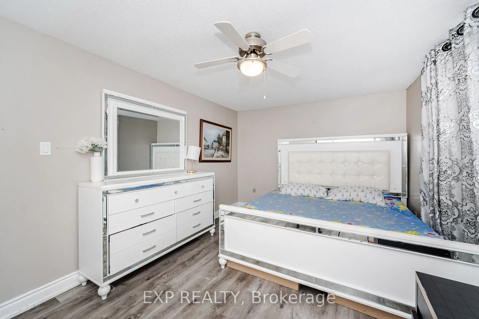145 Courtney Crescent