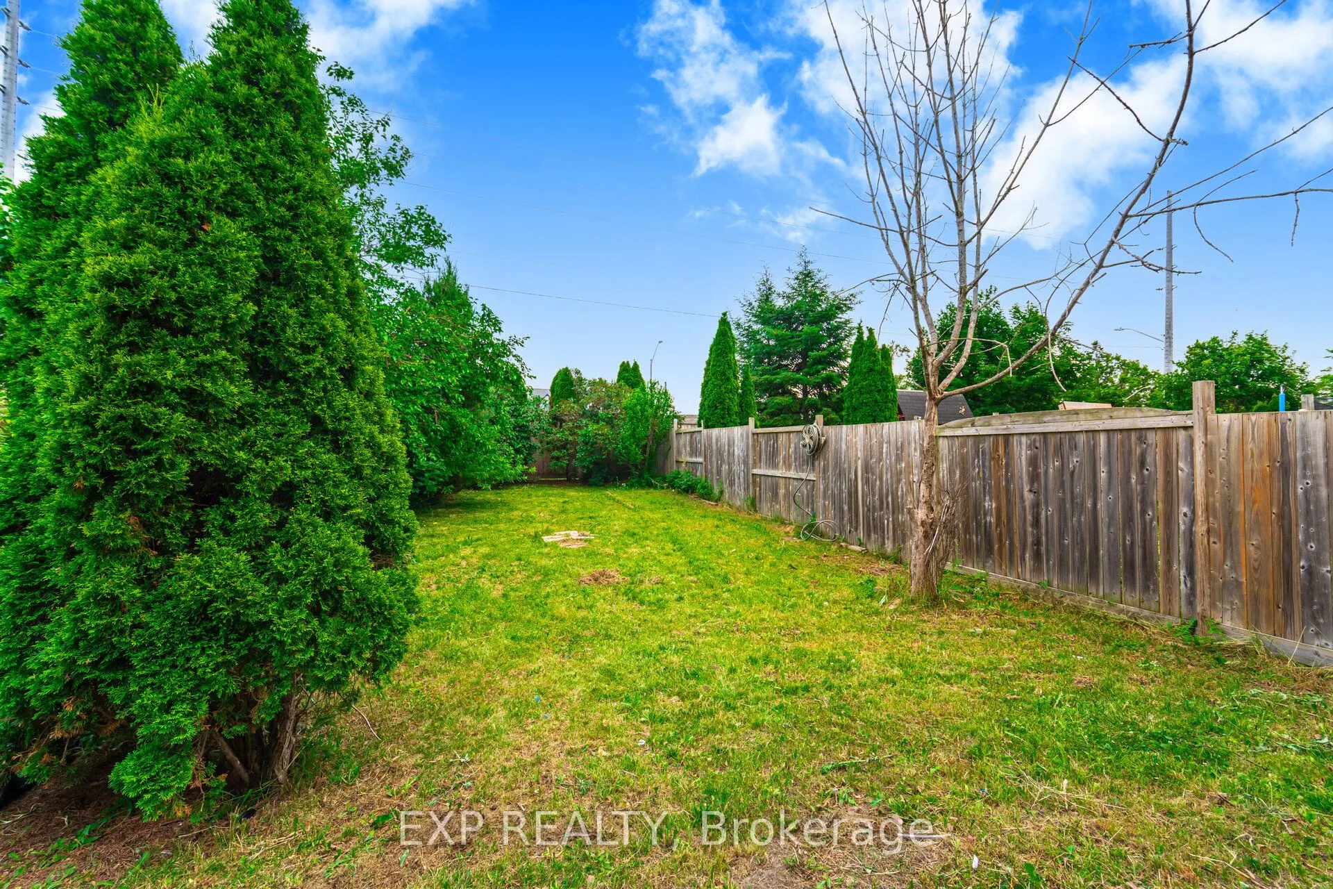 145 Courtney Crescent