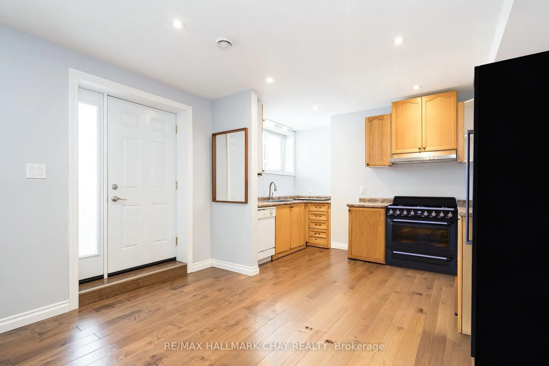 34 Paddy Dunn's Circle, #Lower