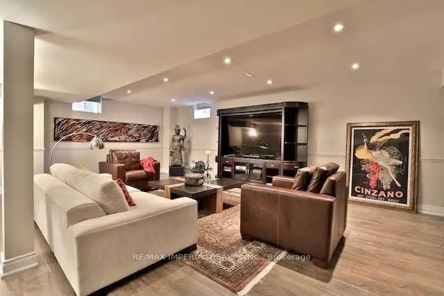 4 Plunkett Court