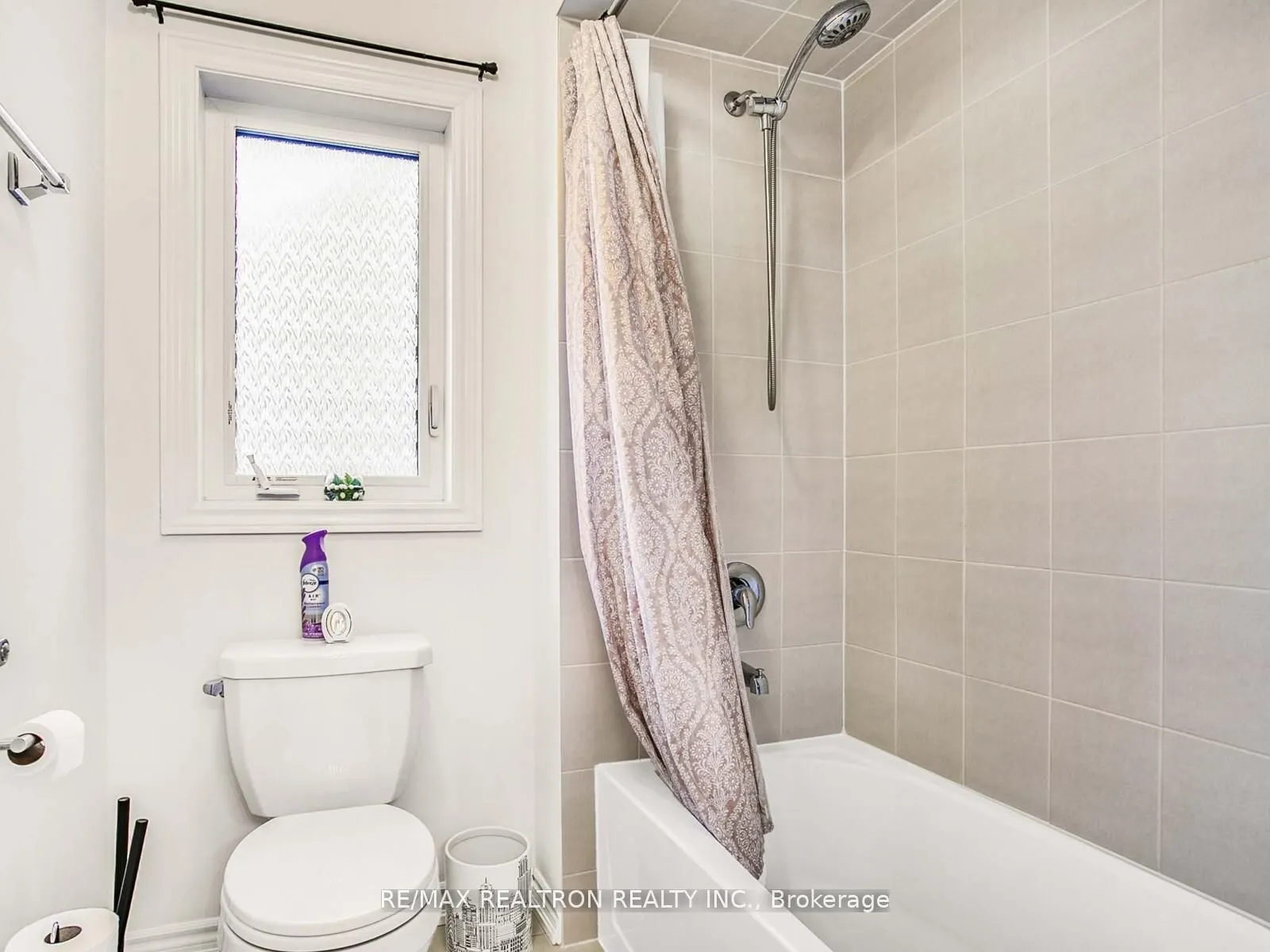 107 Victoria Wood Avenue