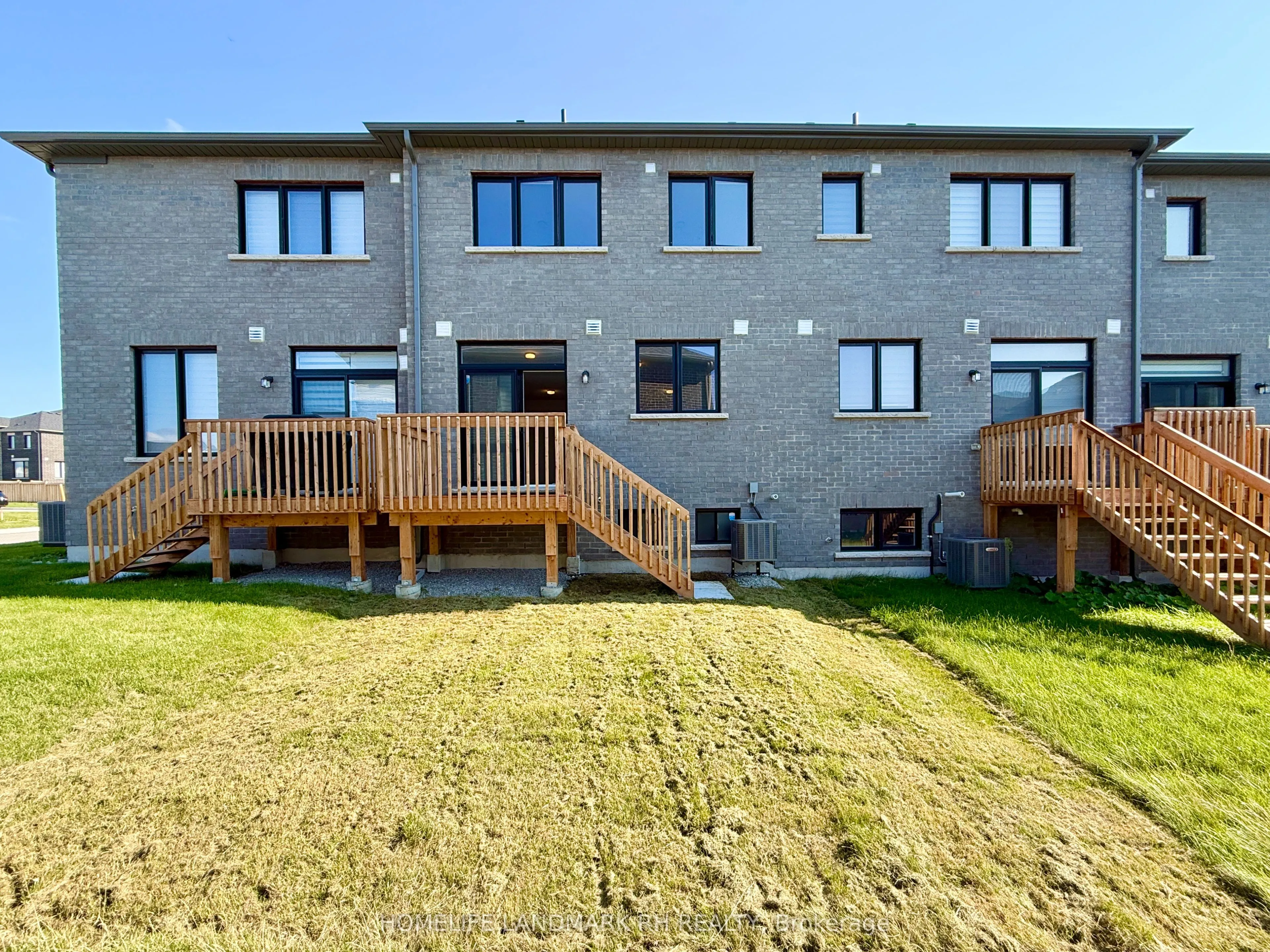 143 FENCHURCH Manor