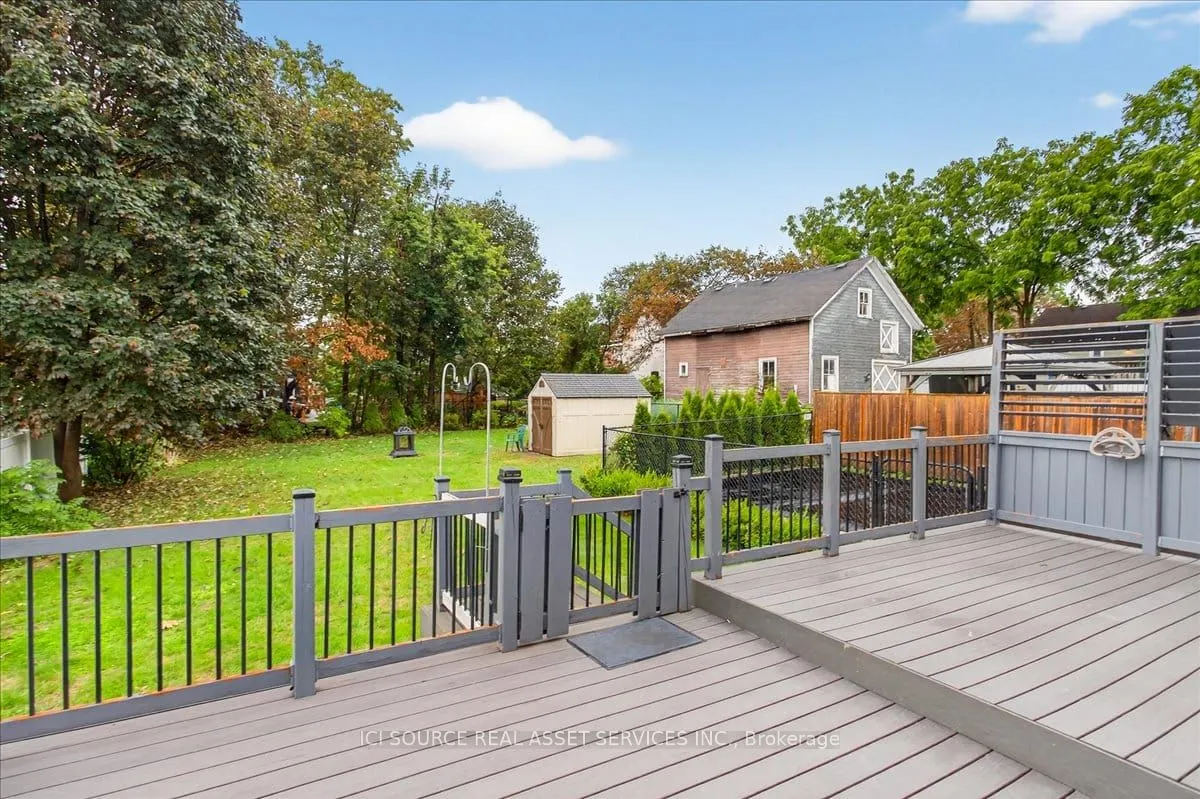 223 Mississaga Street W