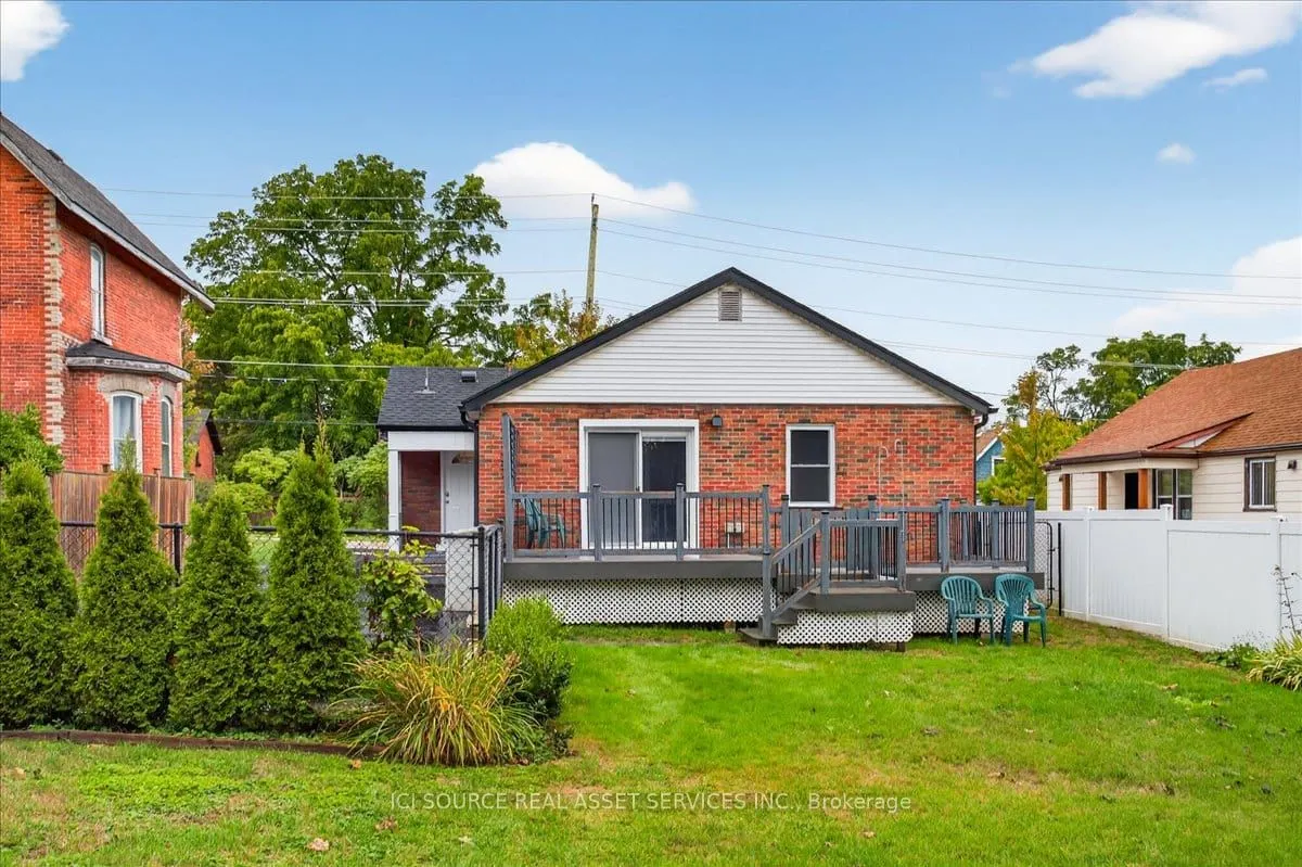 223 Mississaga Street W