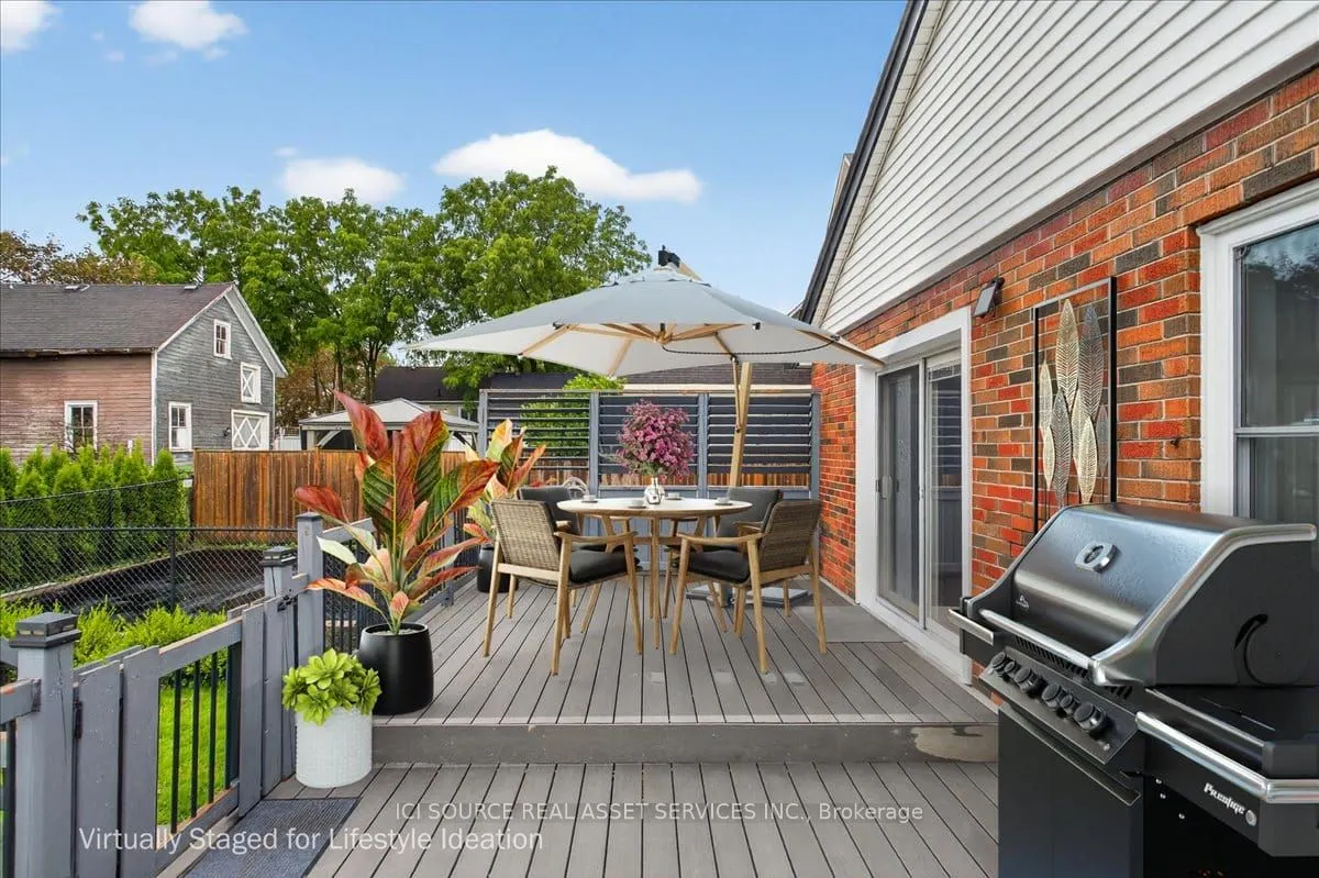 223 Mississaga Street W