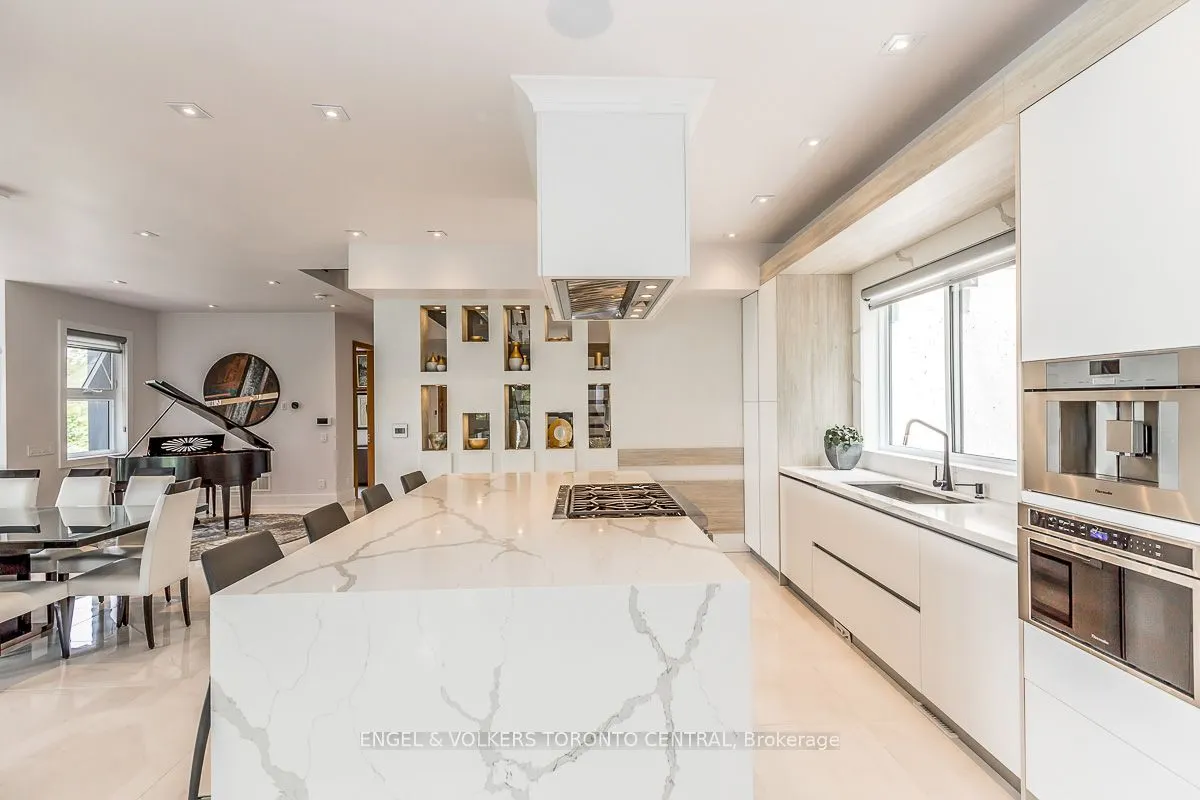16 Valleycrest Drive