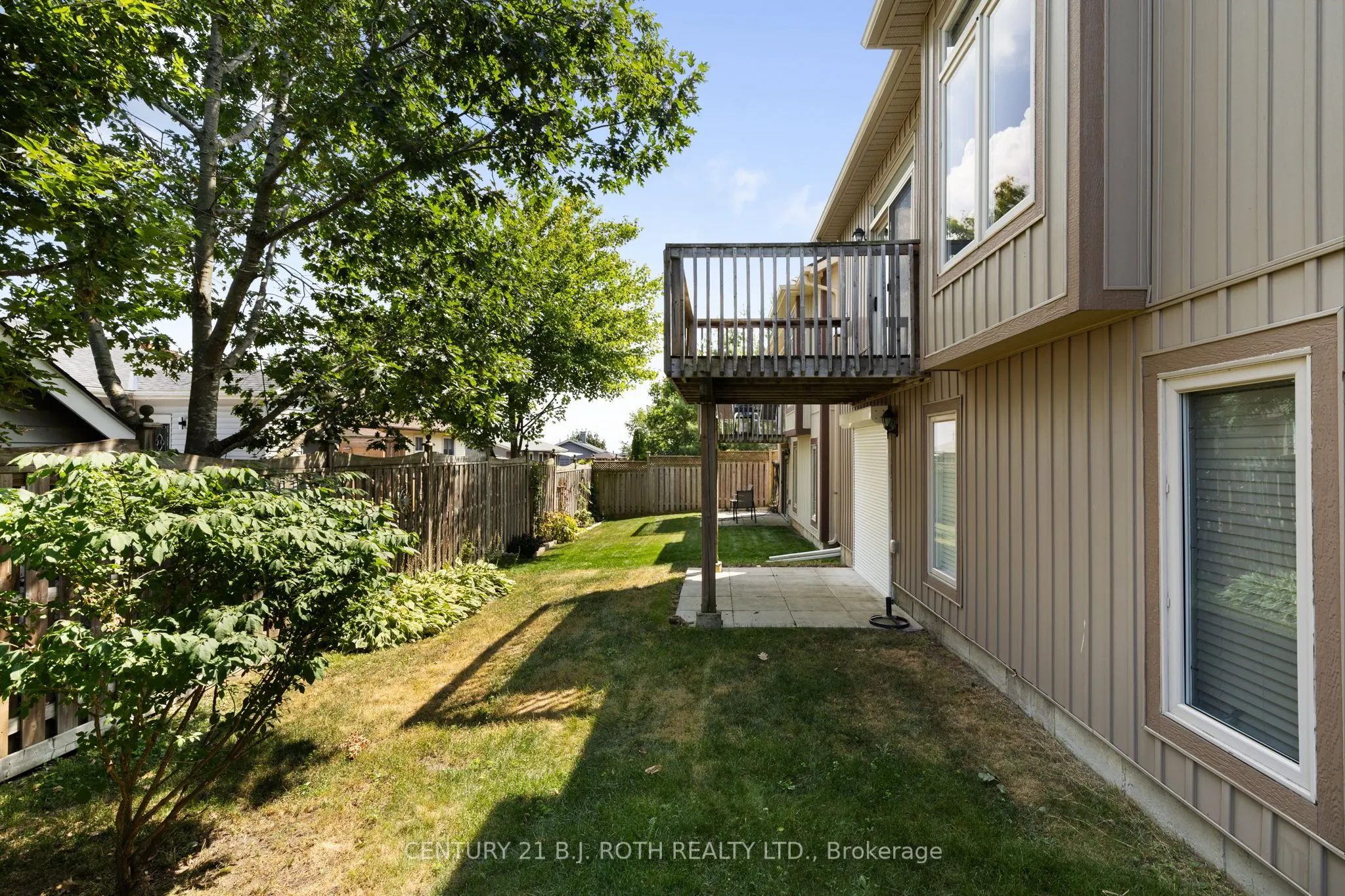 8 CANTERBURY Circle