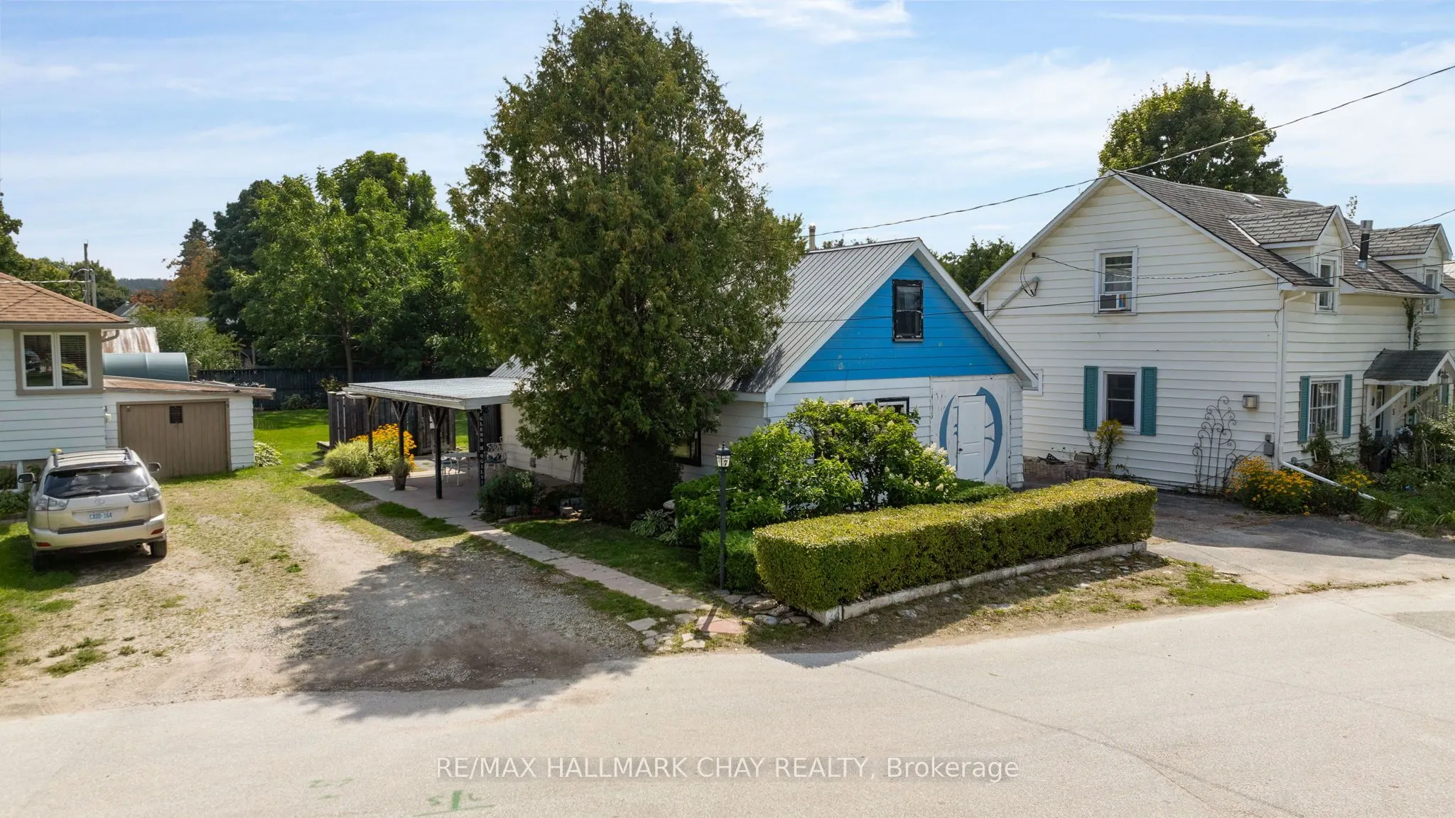 7 Caroline Street E