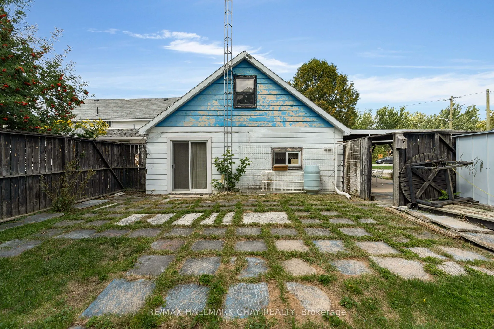 7 Caroline Street E
