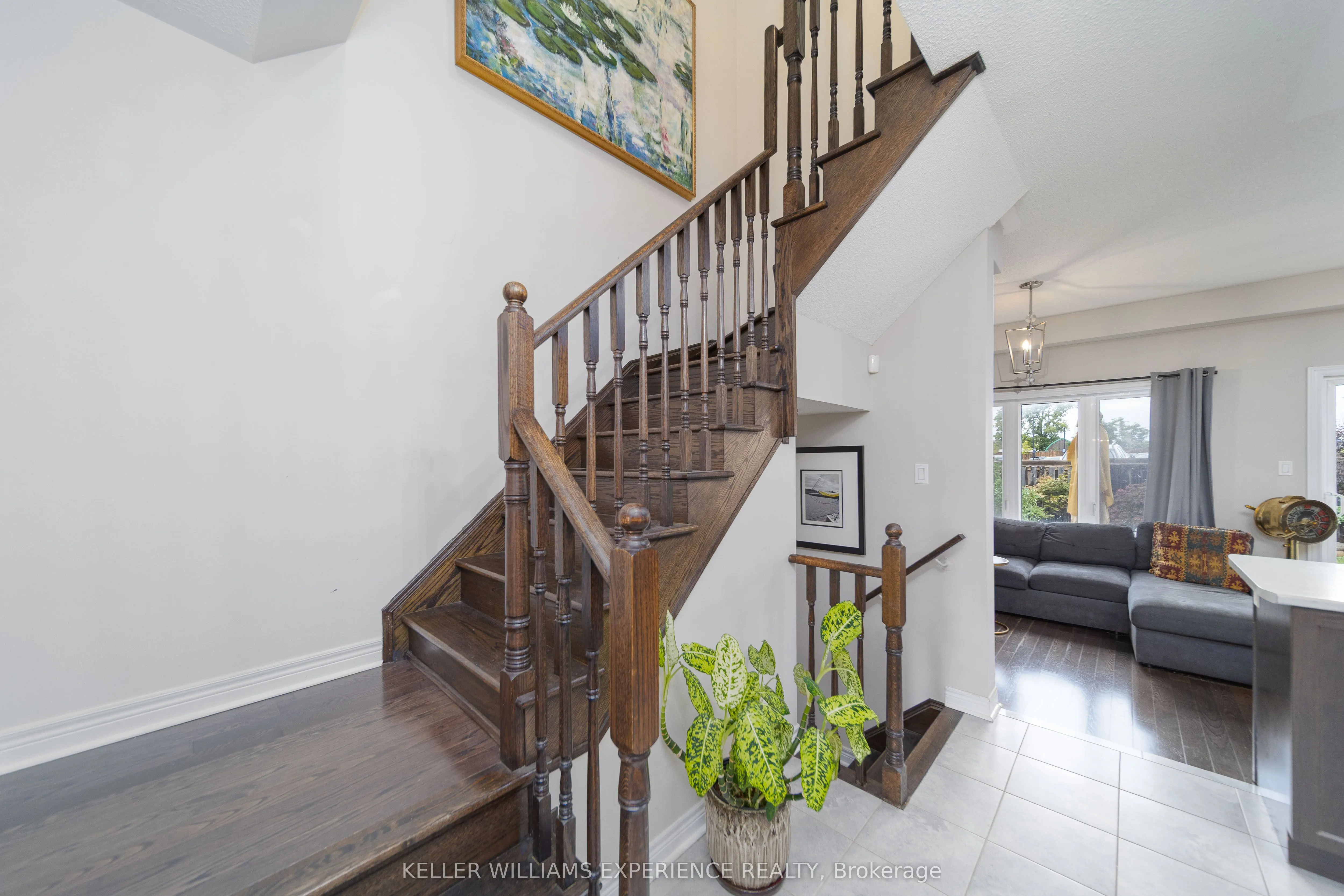 48 Snelgrove Crescent