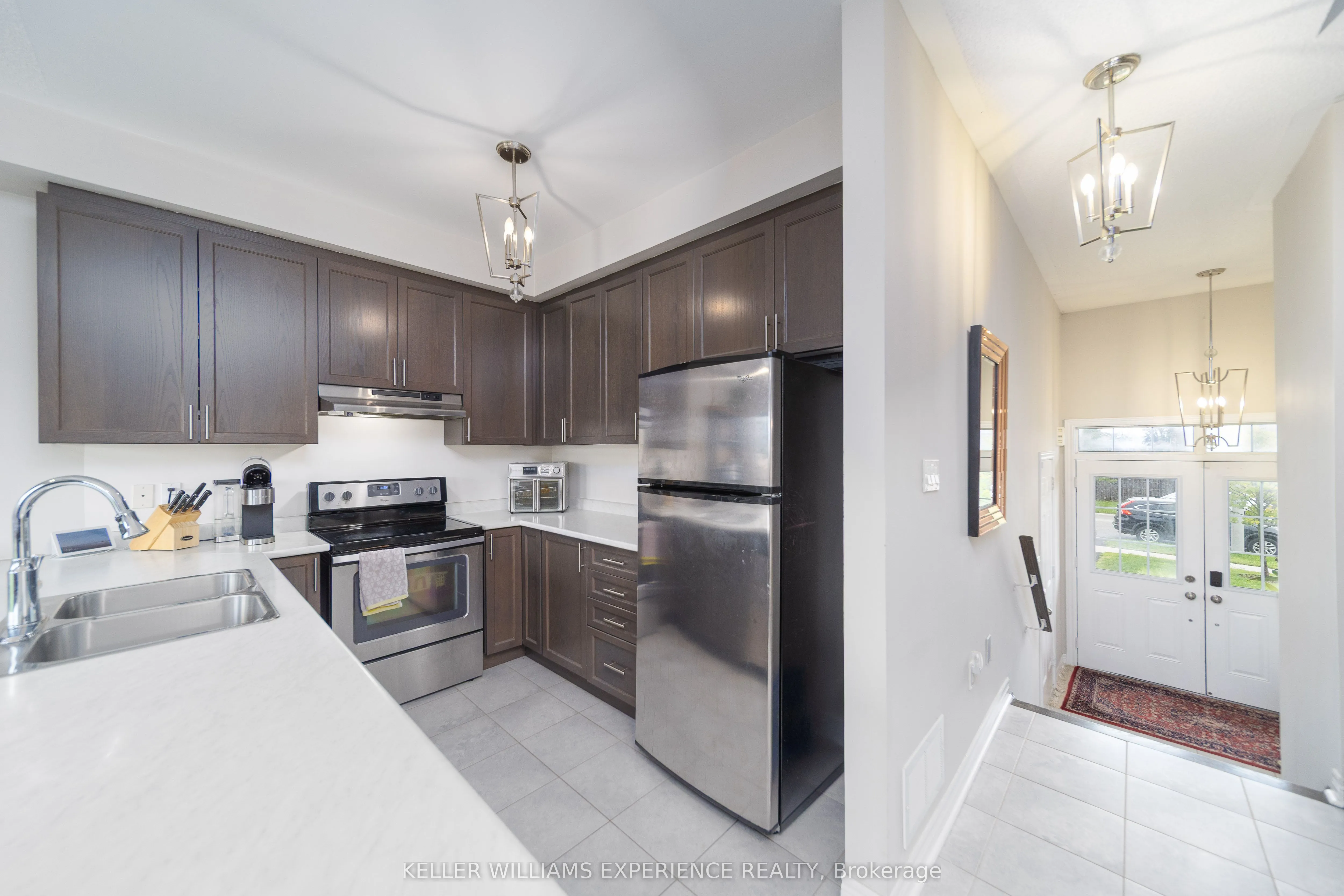 48 Snelgrove Crescent
