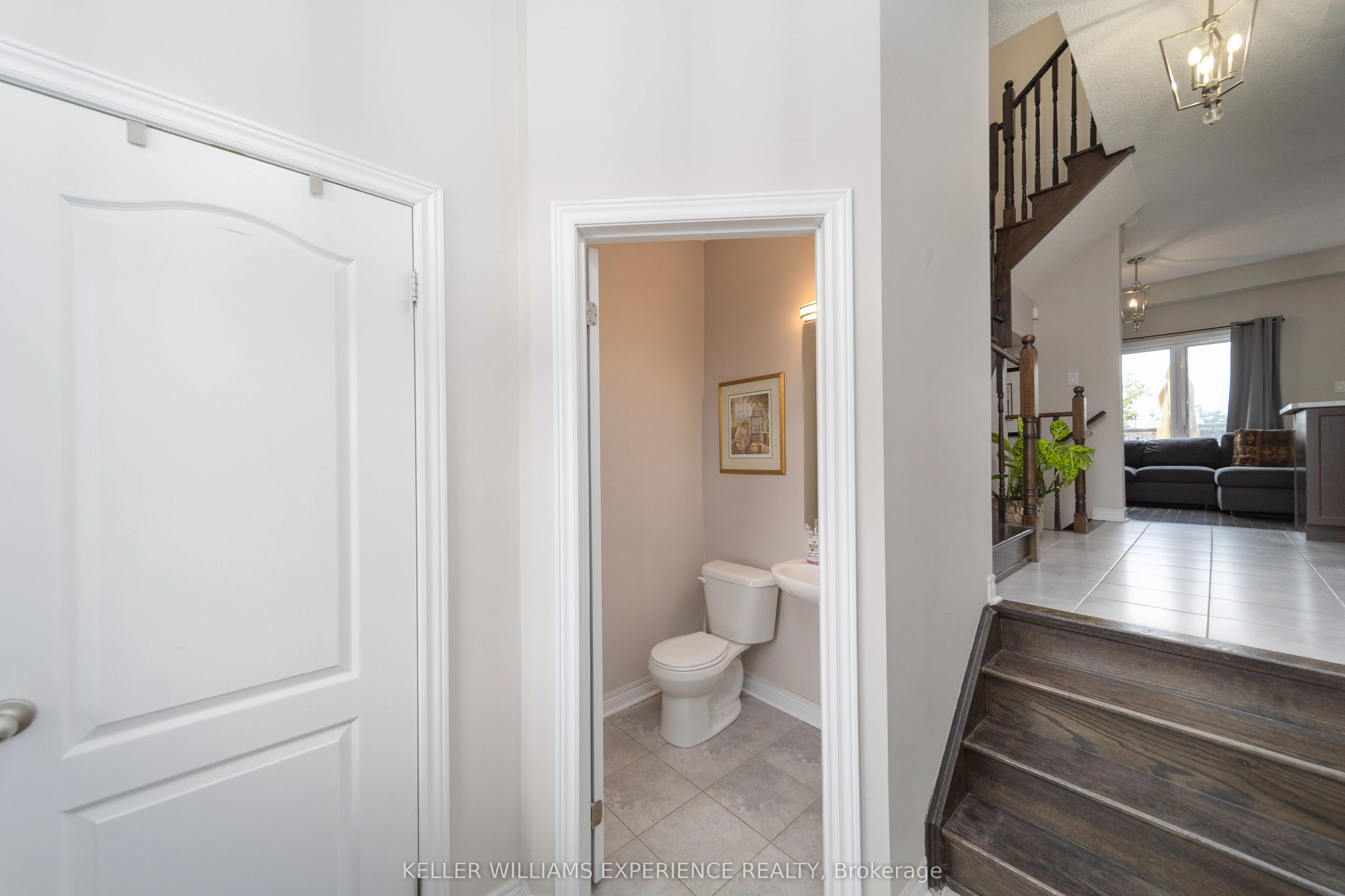48 Snelgrove Crescent