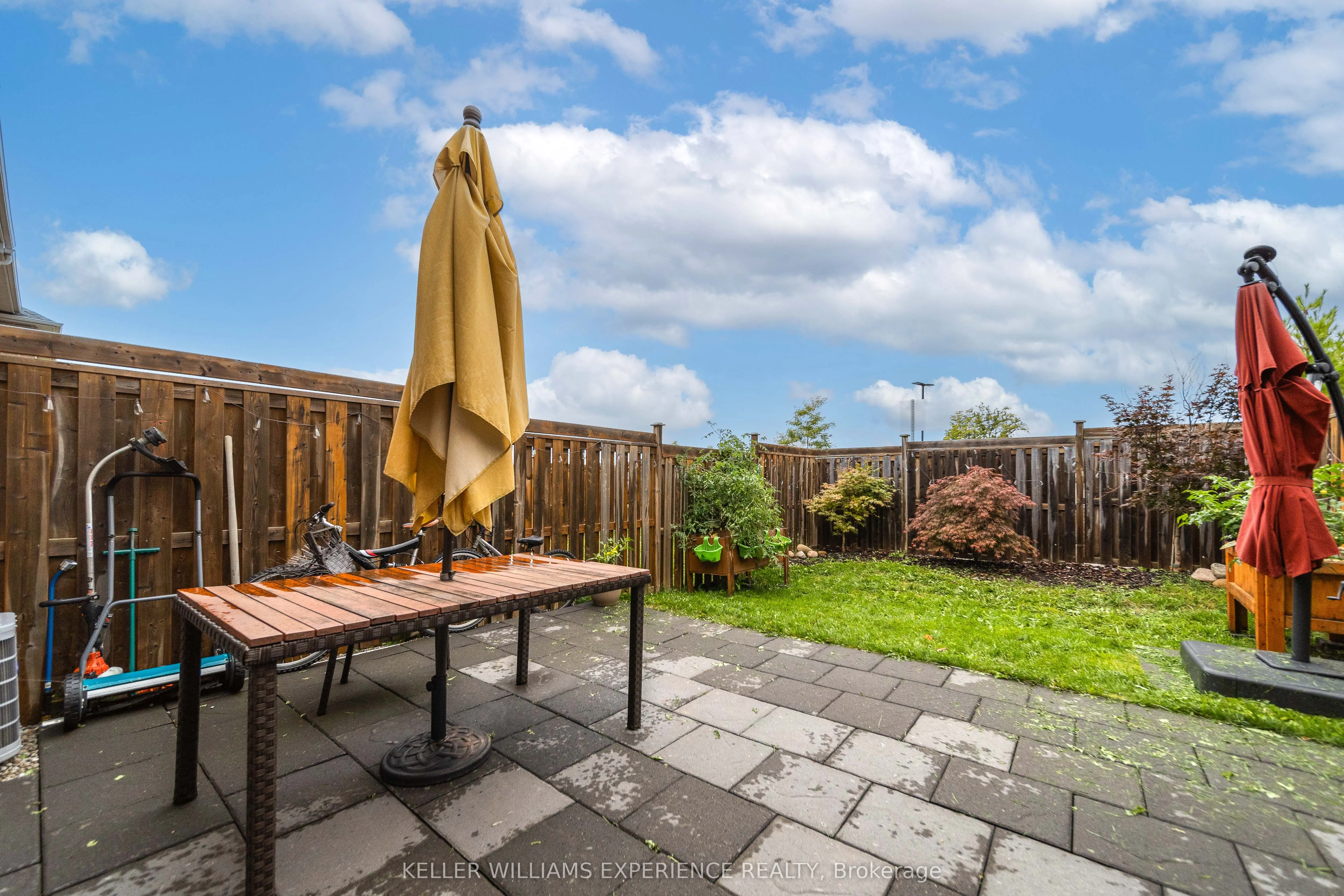 48 Snelgrove Crescent