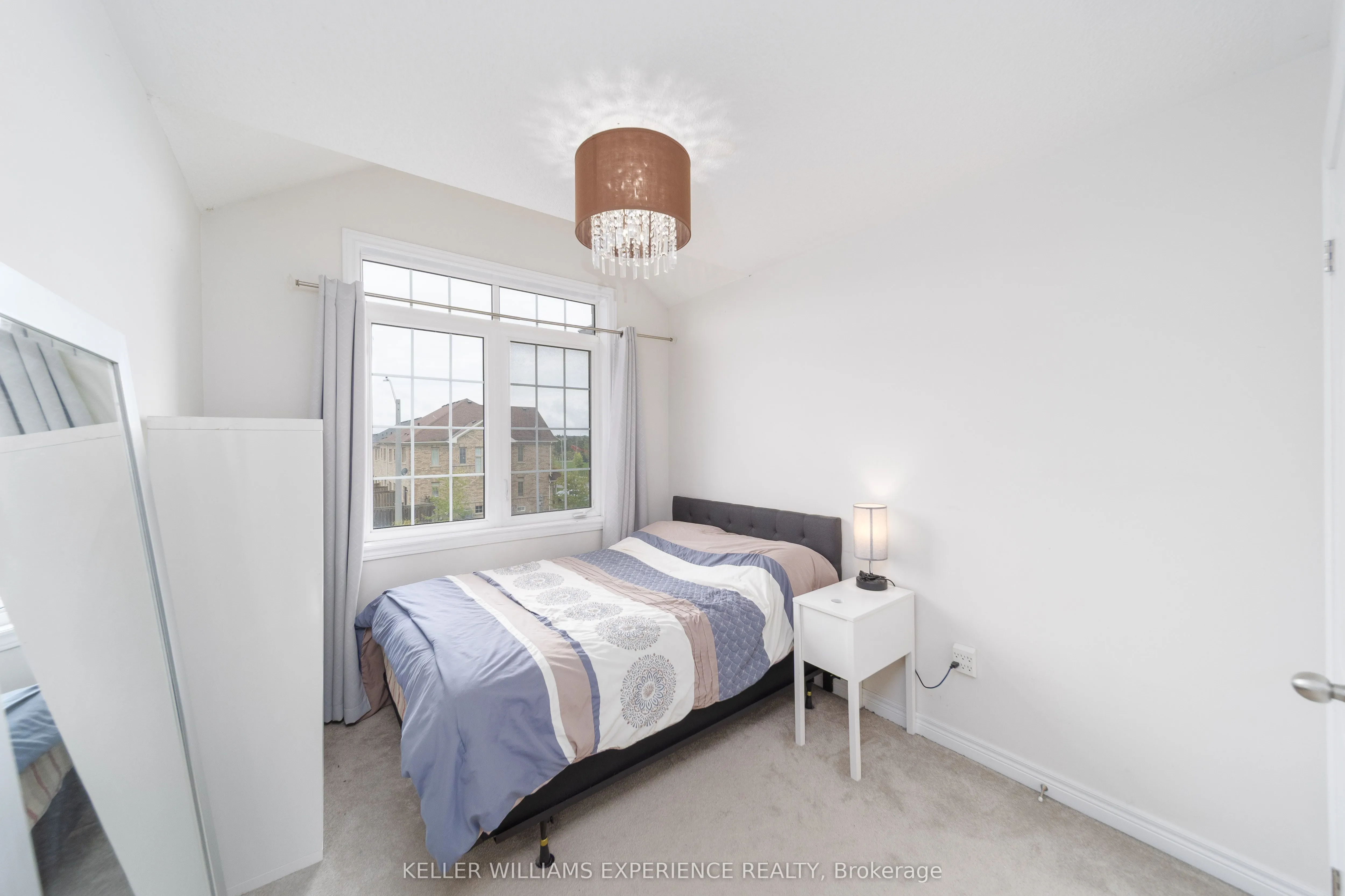 48 Snelgrove Crescent