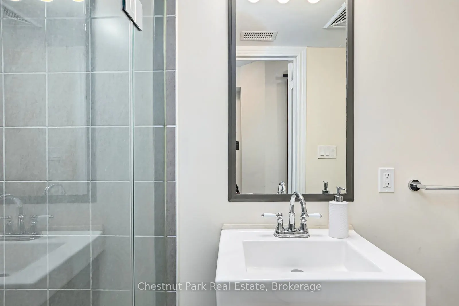4 Anchorage Crescent, #105