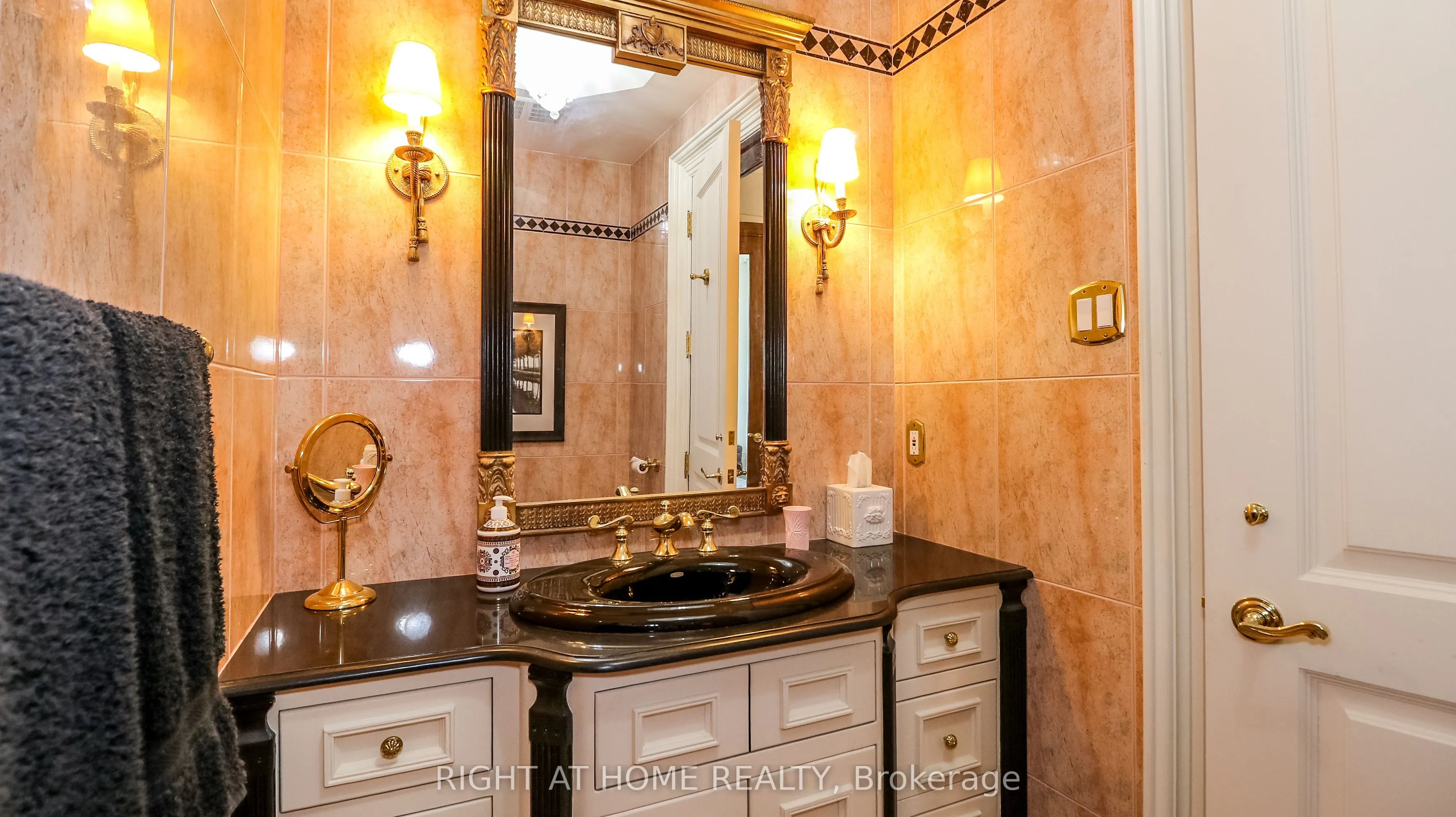 290 Tollendal Mill Road