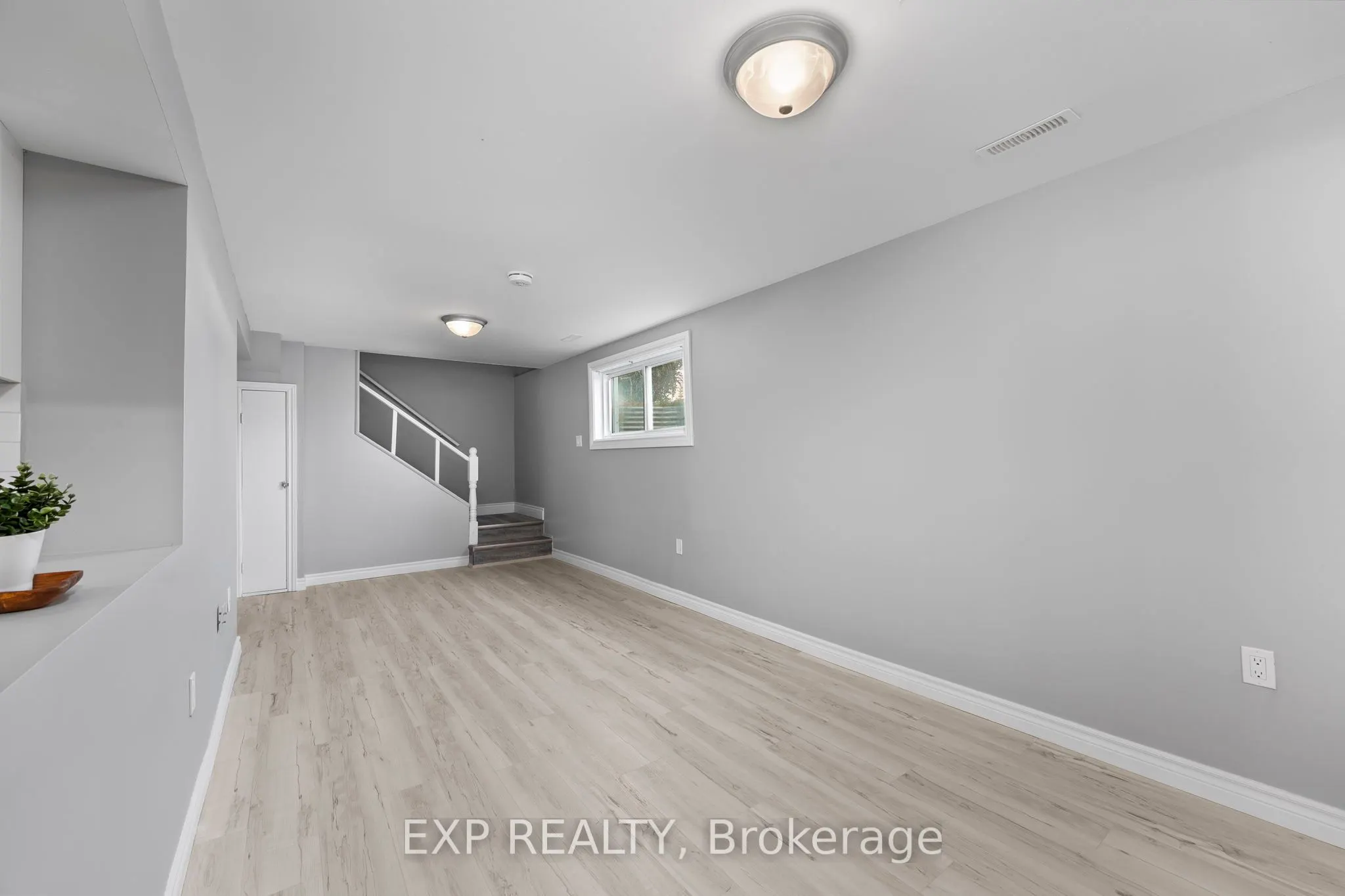 143 Westmount Drive N