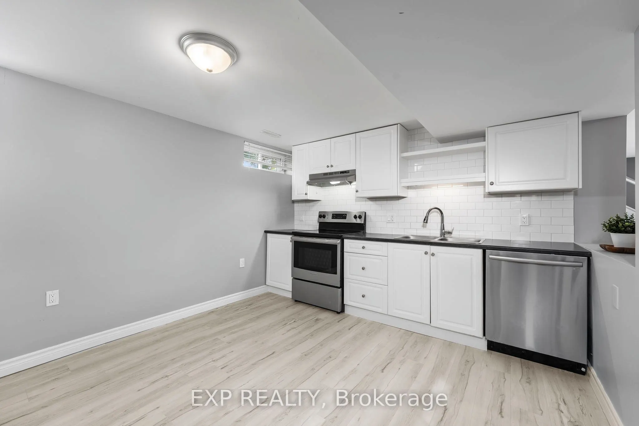 143 Westmount Drive N