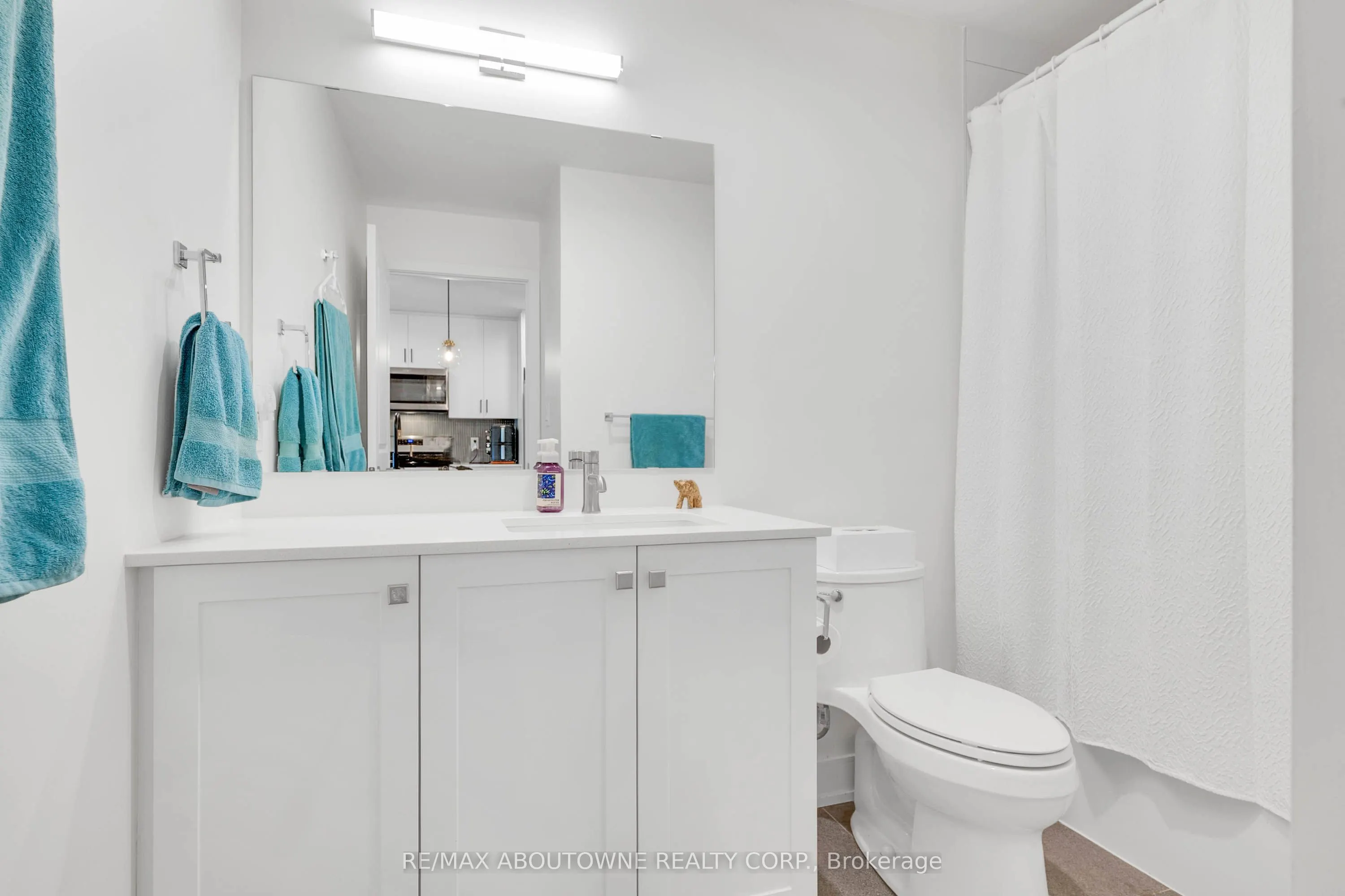 121 Mary Street, #414