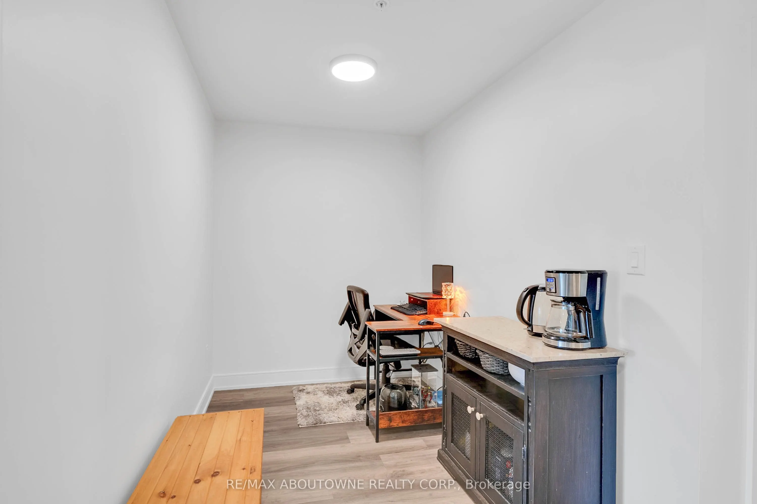 121 Mary Street, #414