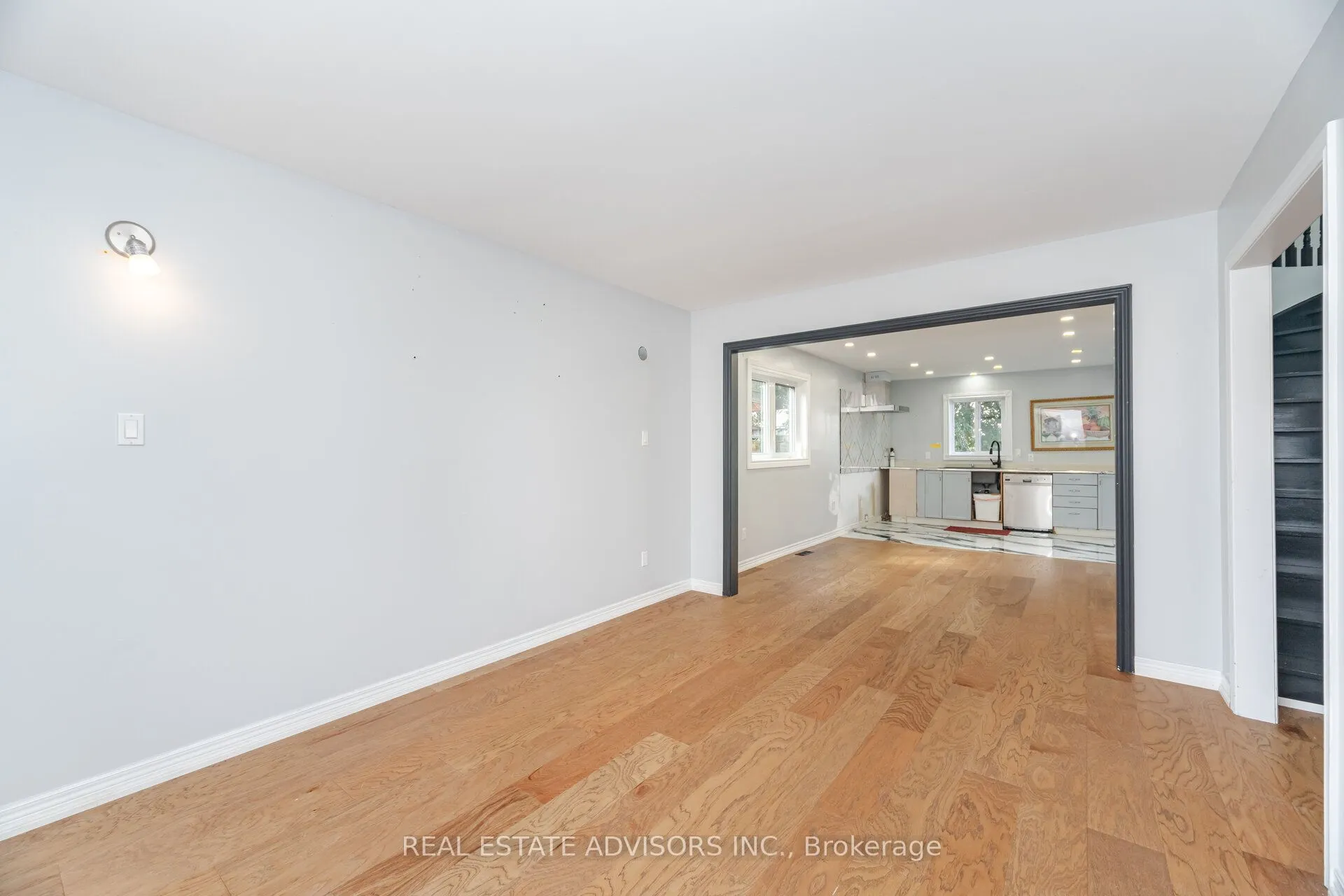 186 Ferndale Drive S