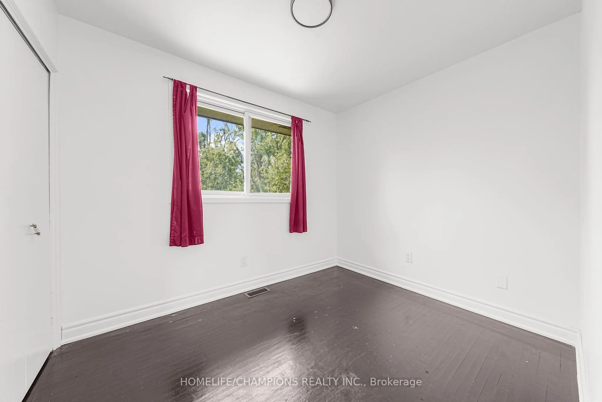 480 St Vincent Street, #Main & Second