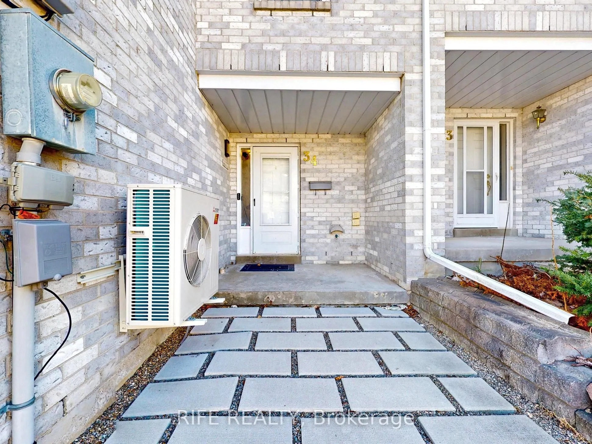 120 D'Ambrosio Drive, #34