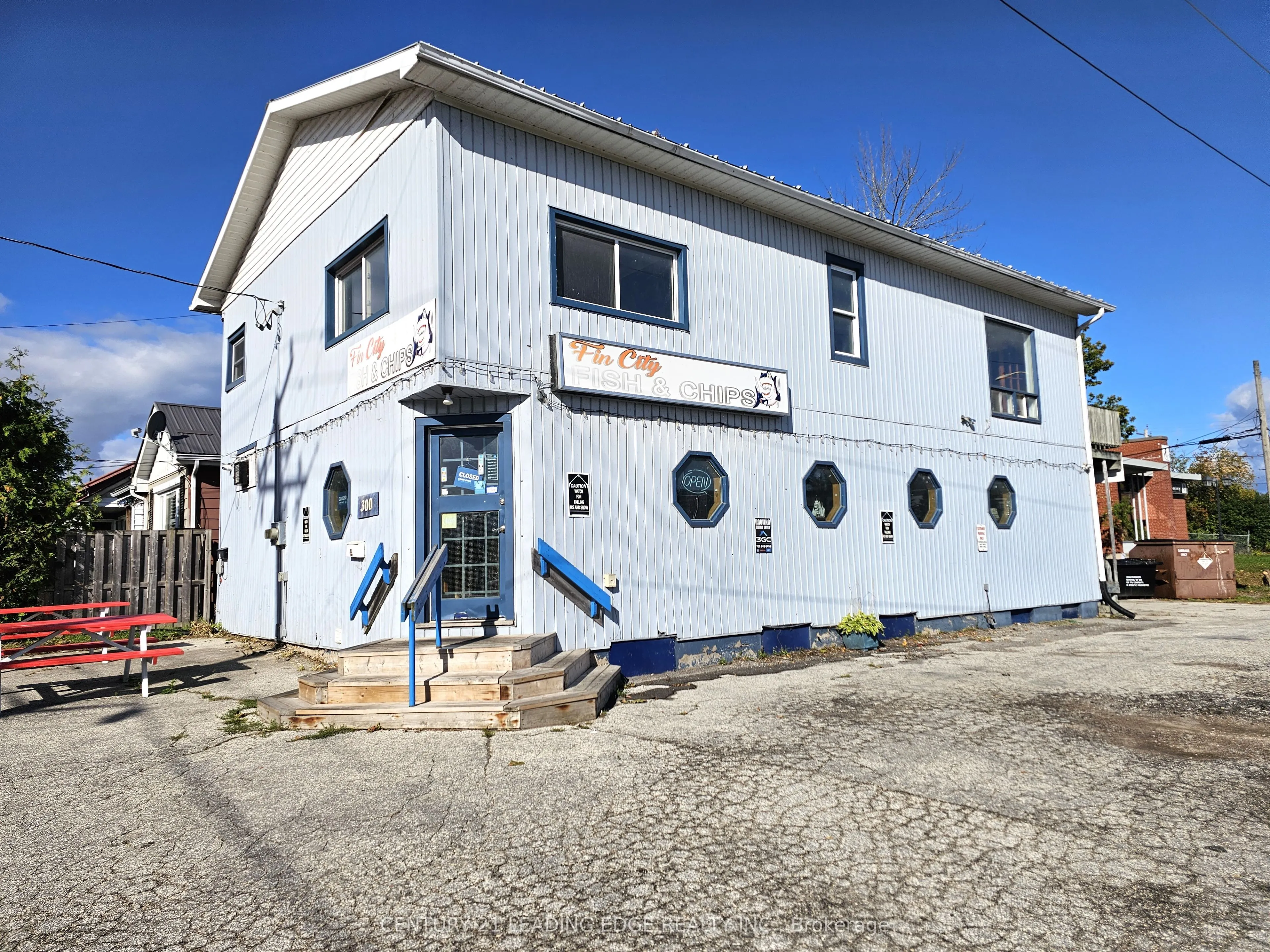 300 James Street E