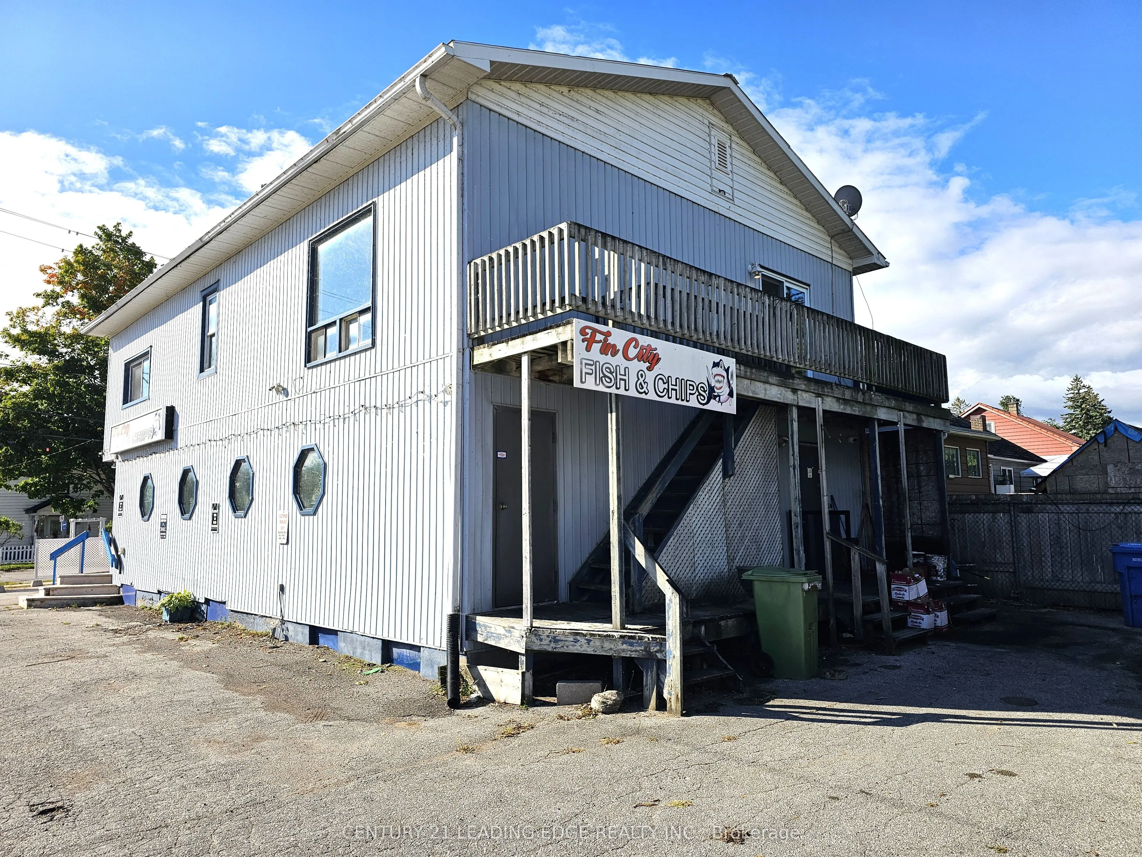 300 James Street E