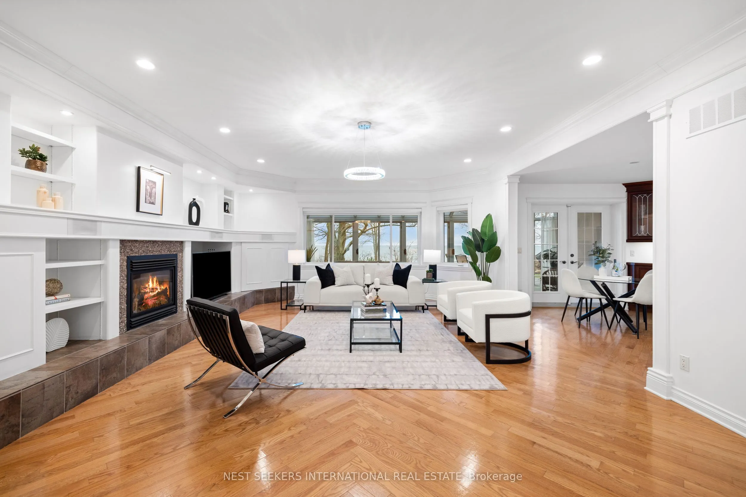 20 Tiny Beaches Road N