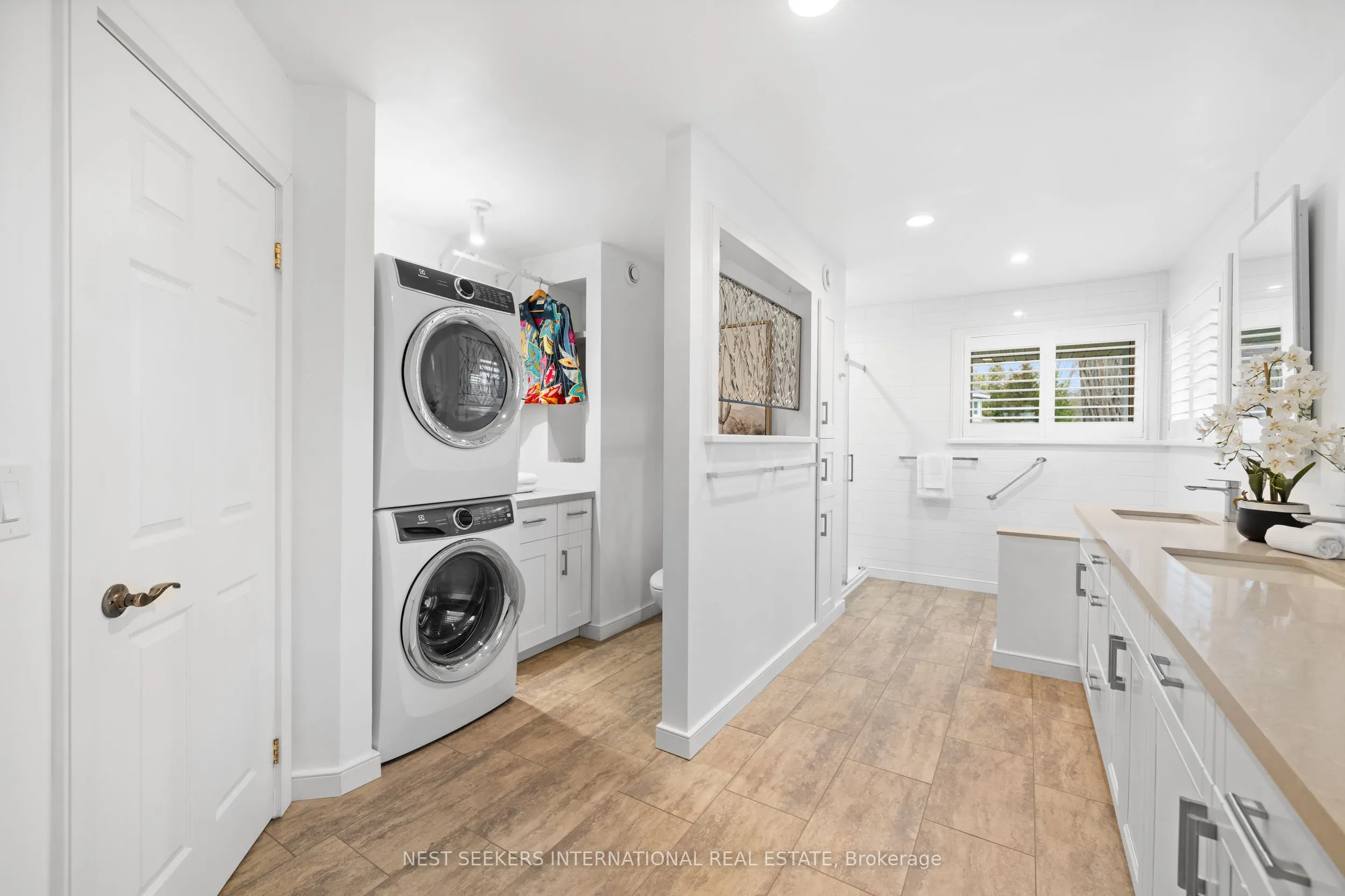 20 Tiny Beaches Road N