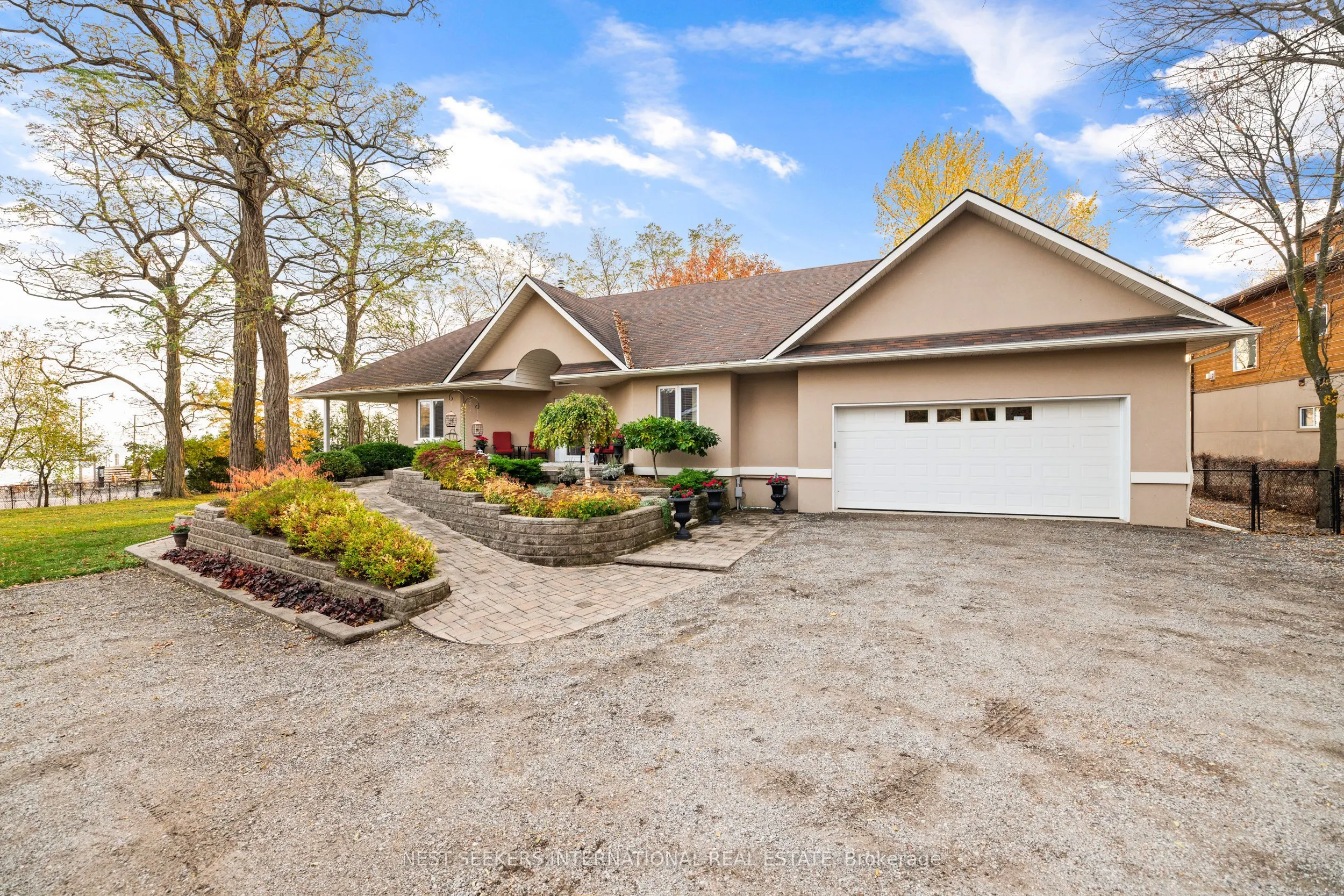 20 Tiny Beaches Road N
