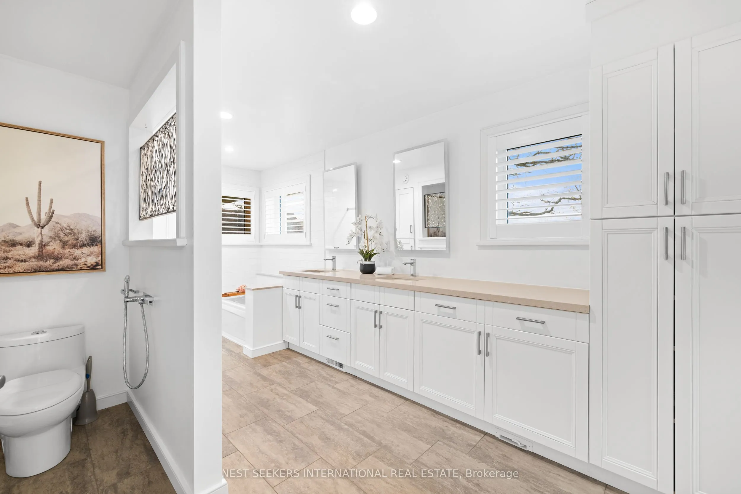 20 Tiny Beaches Road N