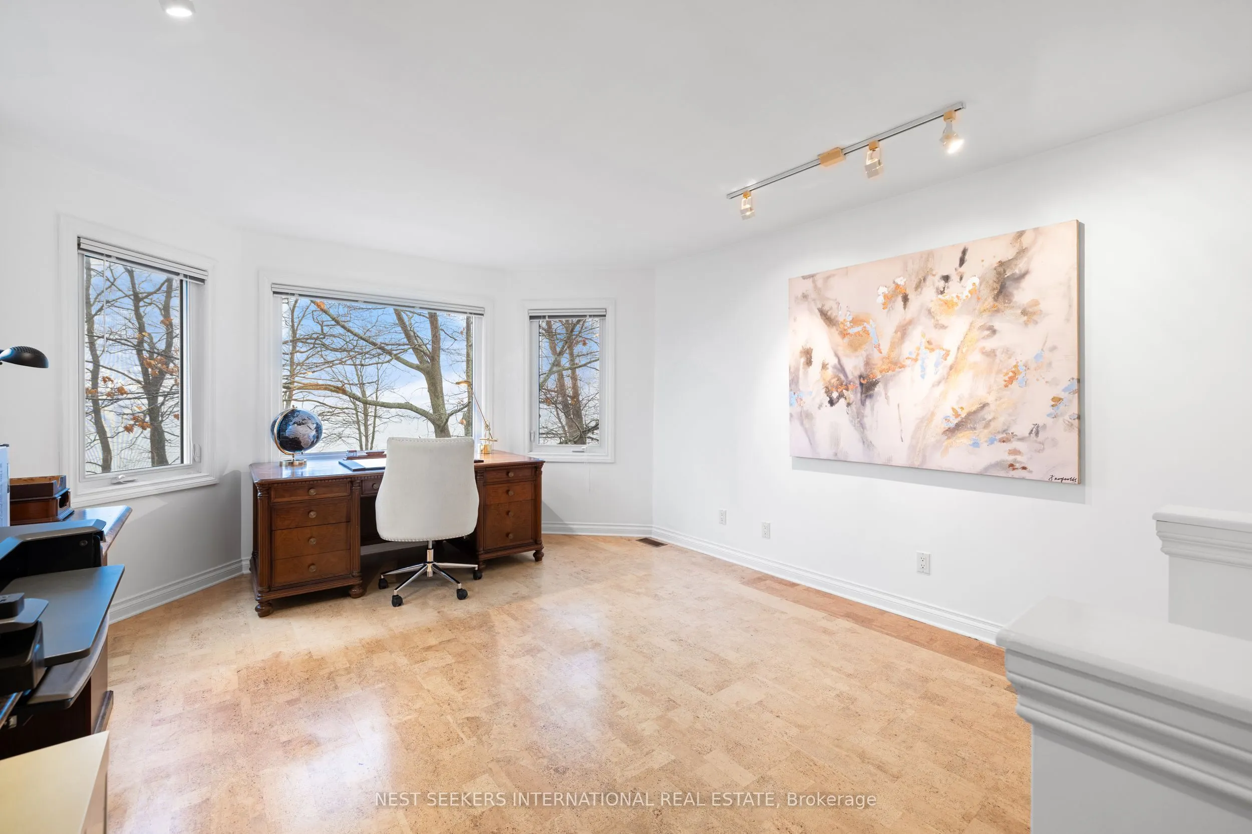 20 Tiny Beaches Road N