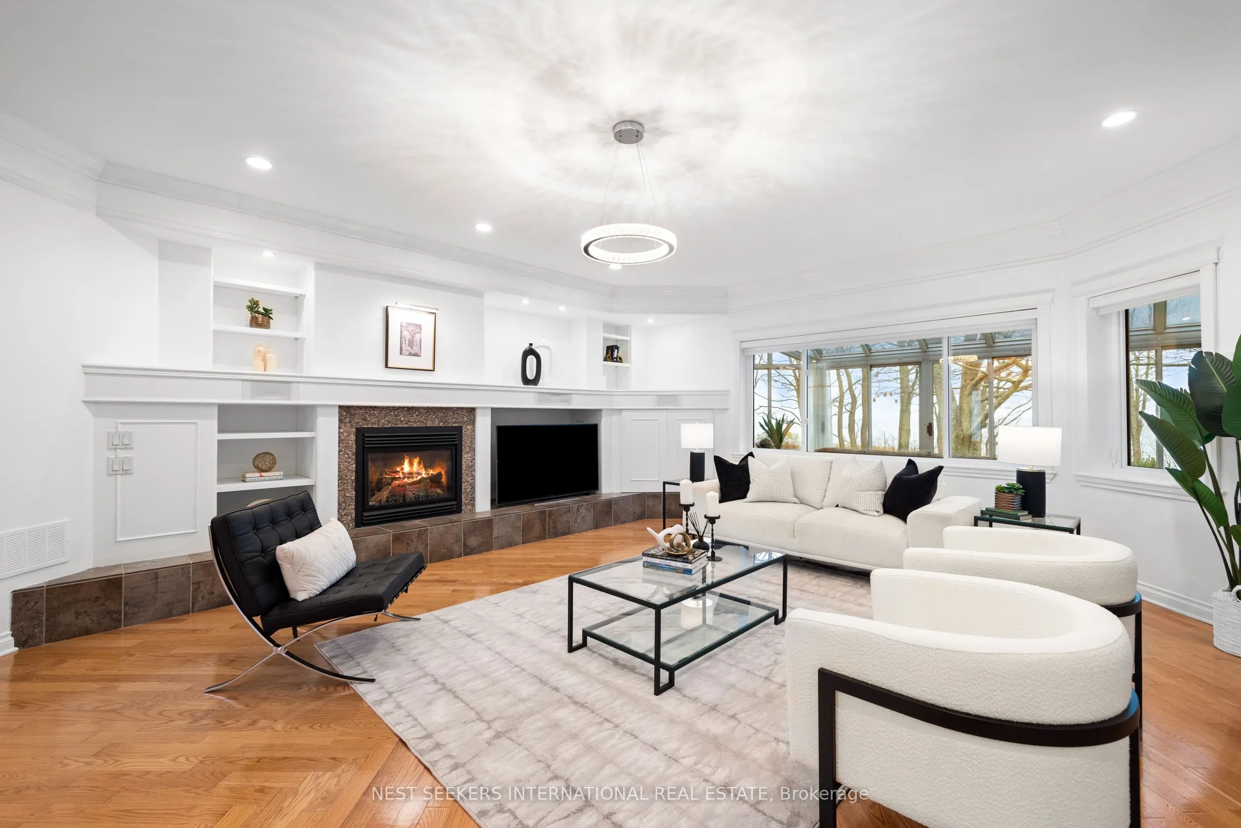 20 Tiny Beaches Road N