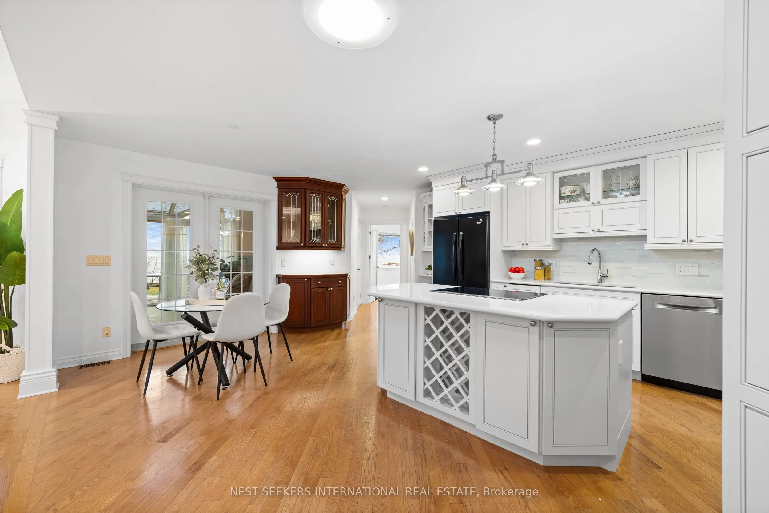 20 Tiny Beaches Road N