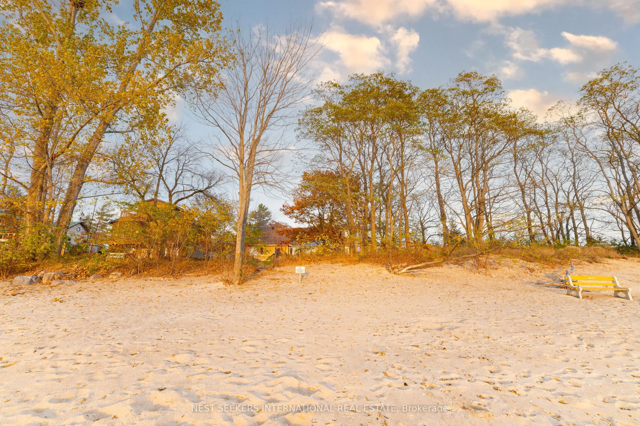 20 Tiny Beaches Road N