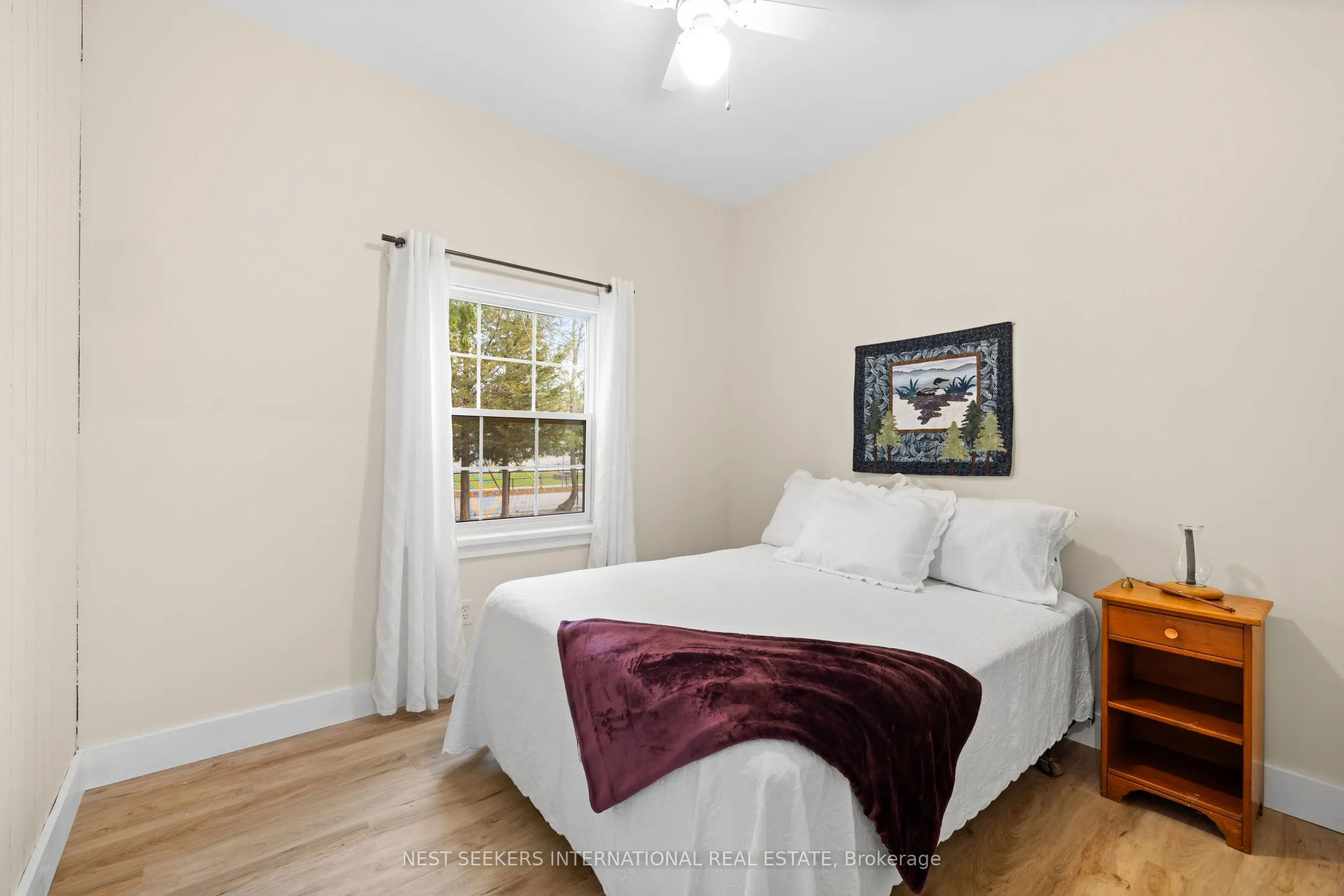 20 Tiny Beaches Road N