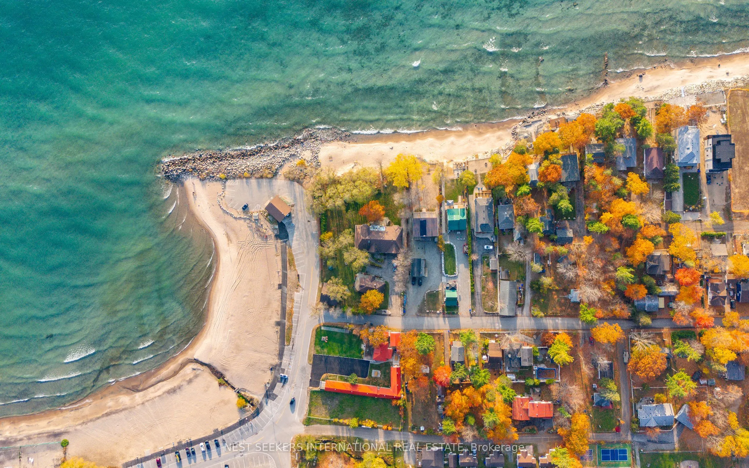 20 Tiny Beaches Road N