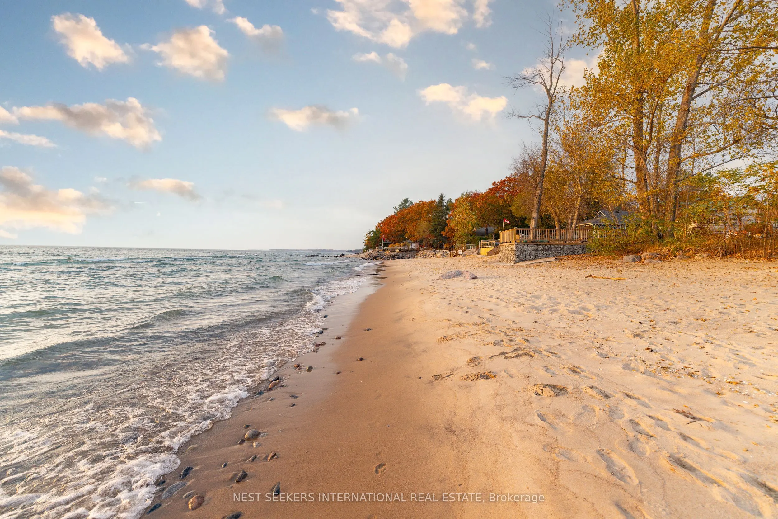 20 Tiny Beaches Road N