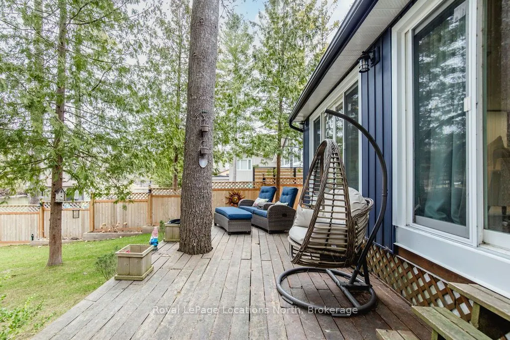 44 STROUD Crescent