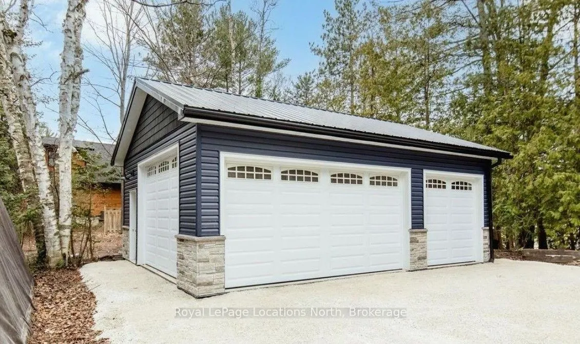 44 STROUD Crescent
