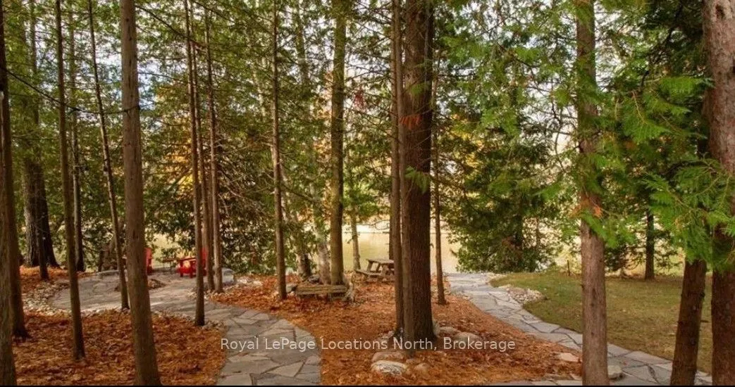 44 STROUD Crescent