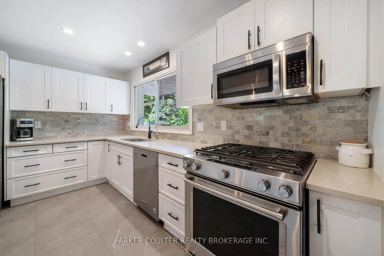 2 Noraline Avenue