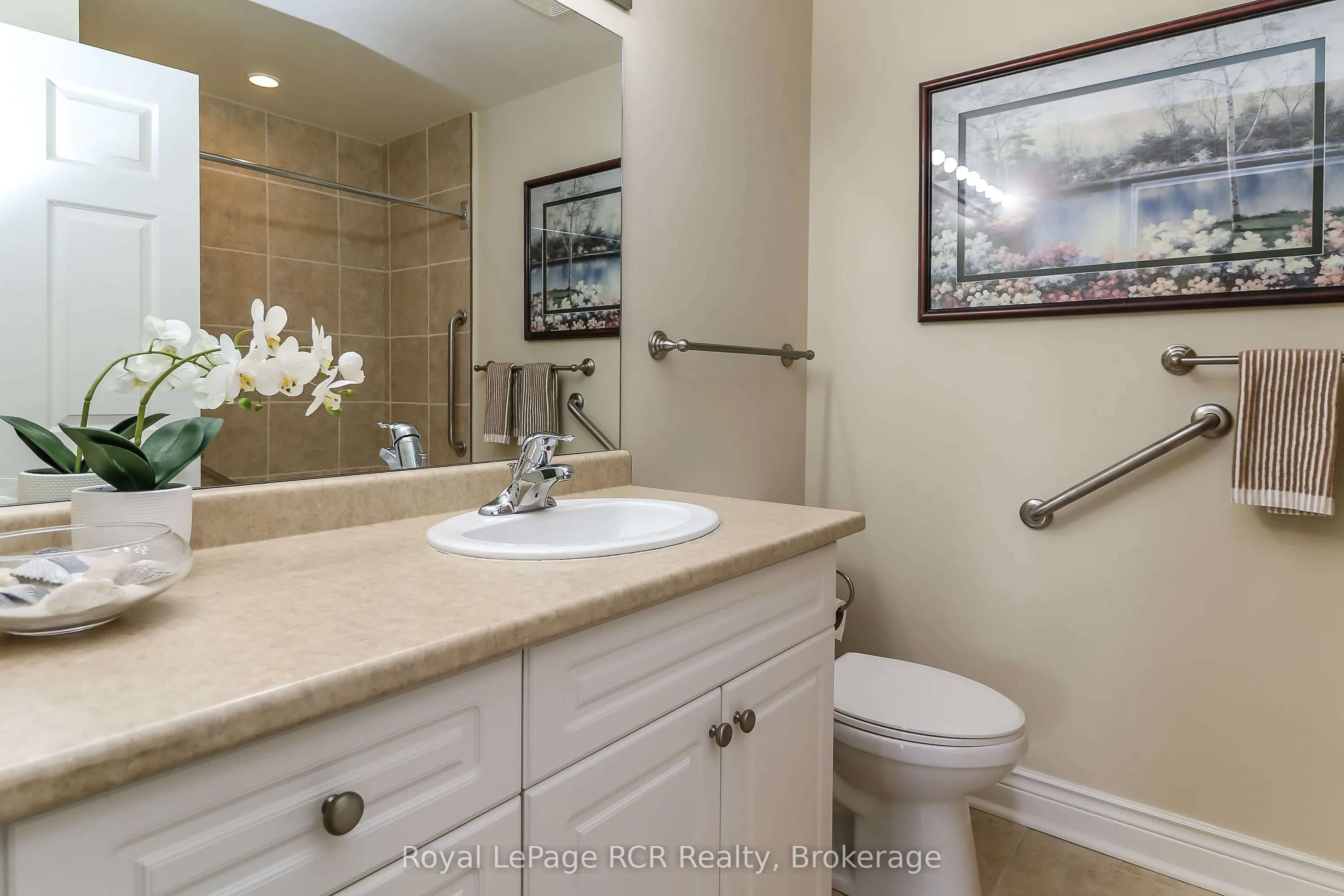 91 RAGLAN Street, #215