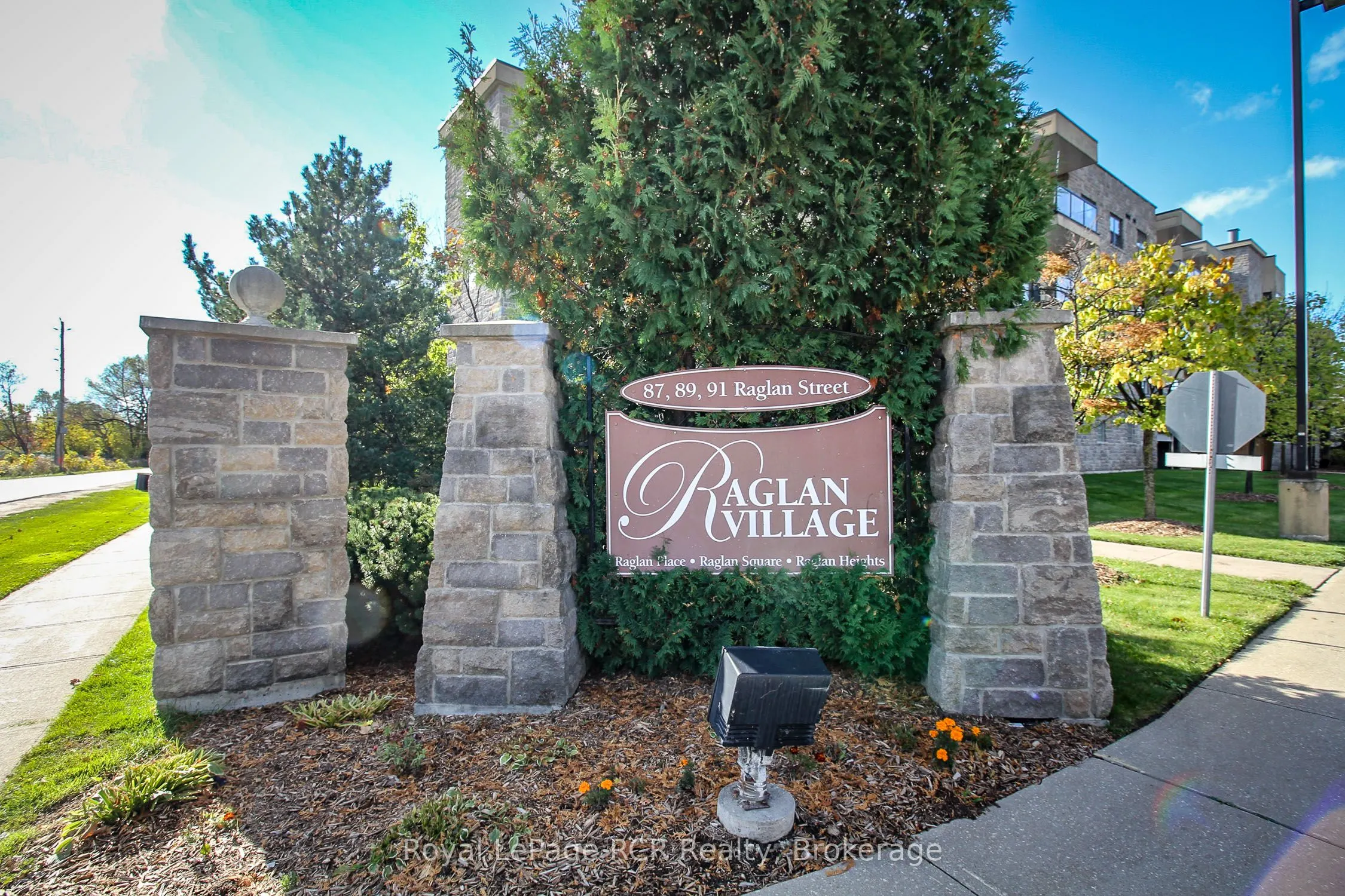 91 RAGLAN Street, #215